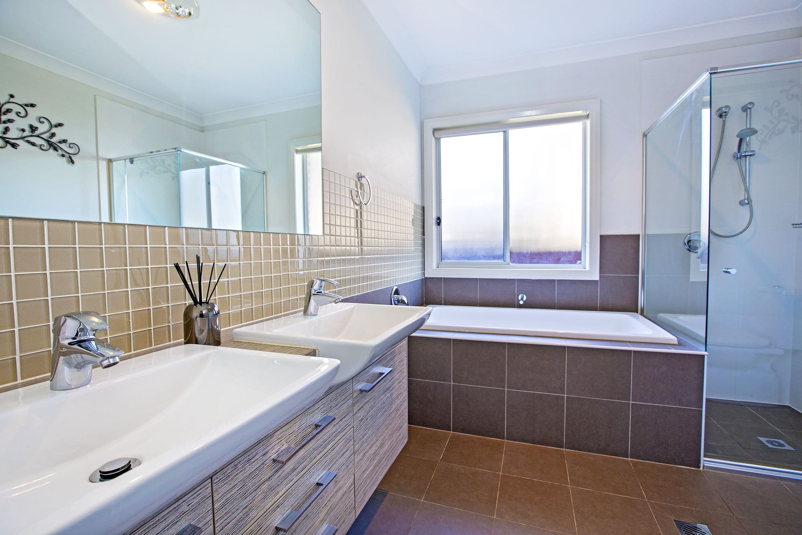 8 Redfern Street, Carnes Hill - Thumbnail 3