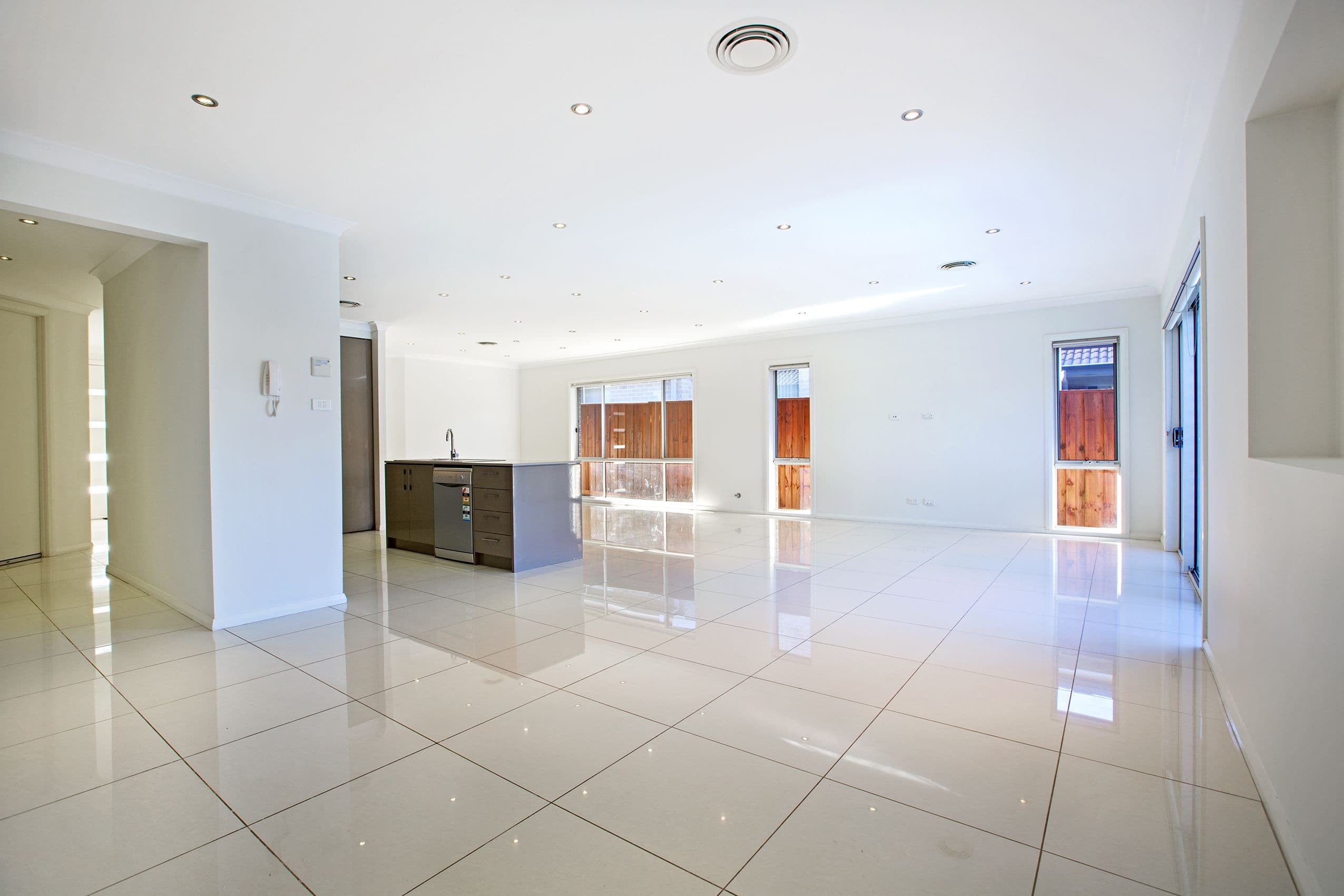 8 Redfern Street, Carnes Hill - Thumbnail 4