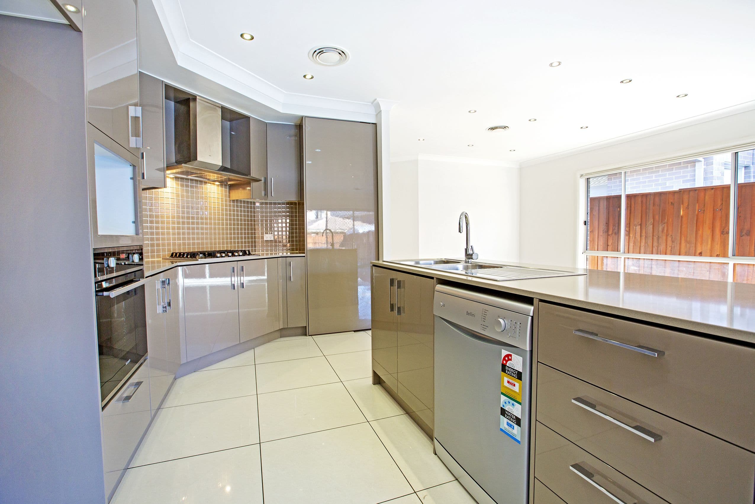 8 Redfern Street, Carnes Hill - Thumbnail 6