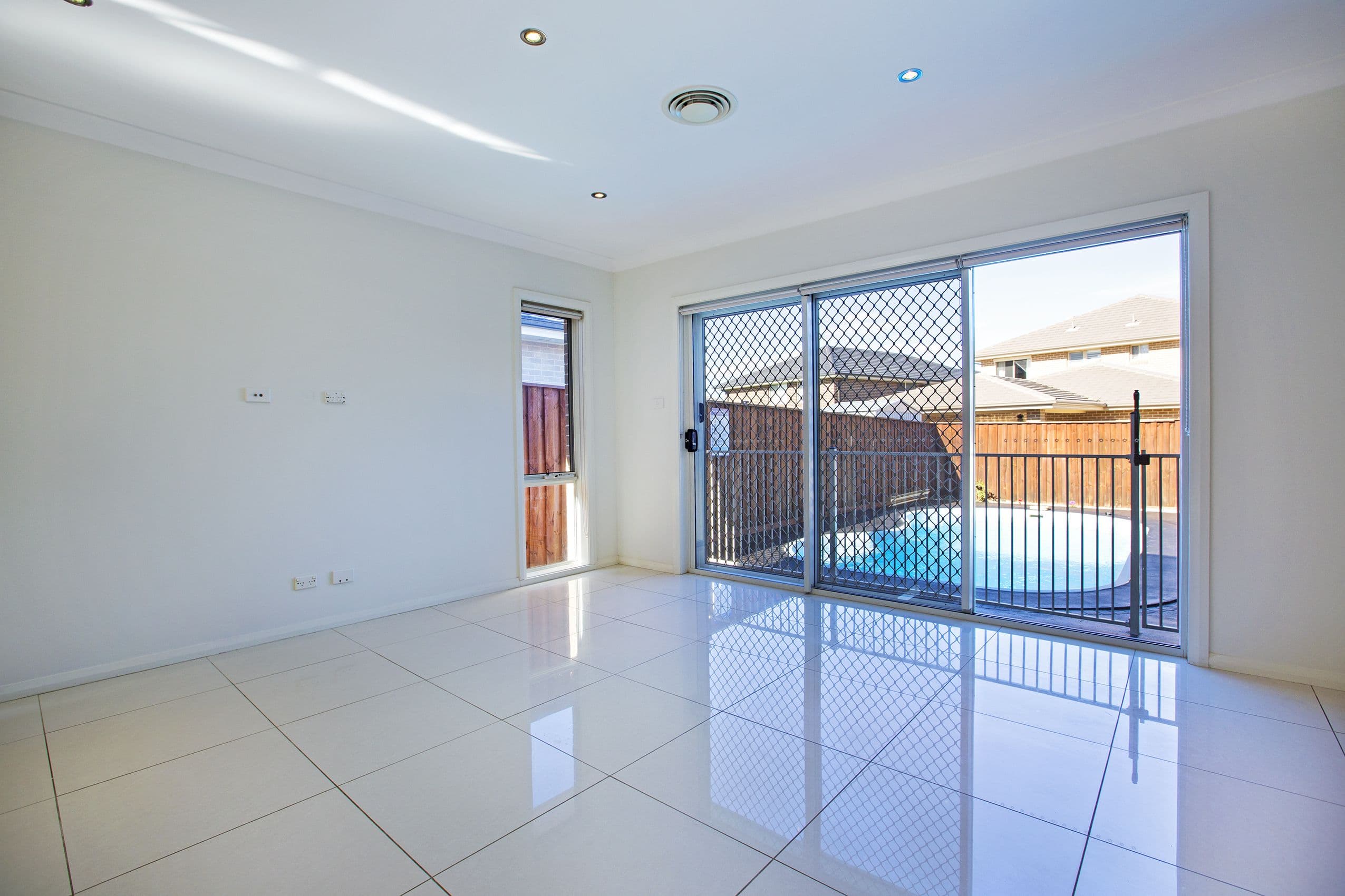 8 Redfern Street, Carnes Hill - Thumbnail 7