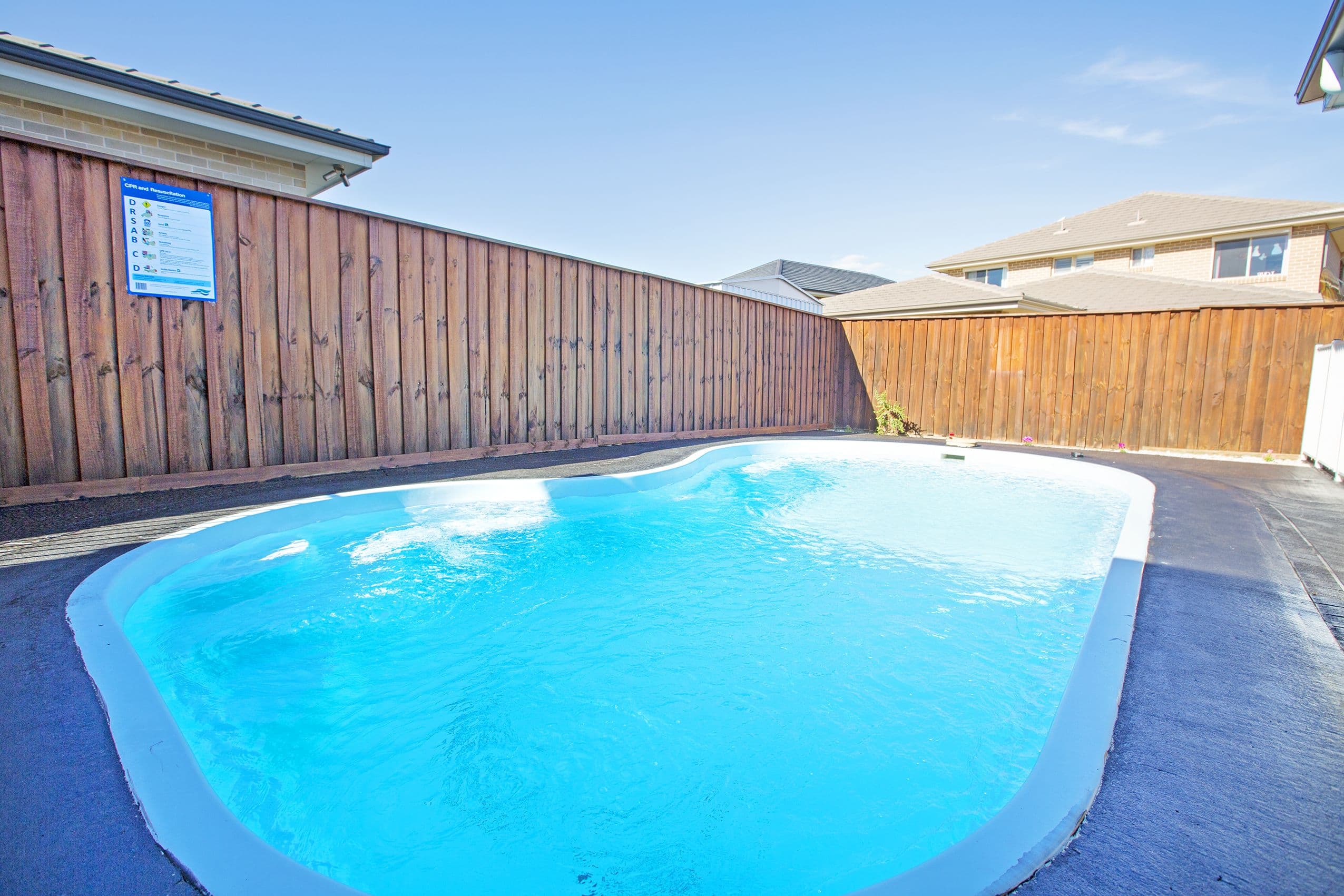 8 Redfern Street, Carnes Hill - Thumbnail 8