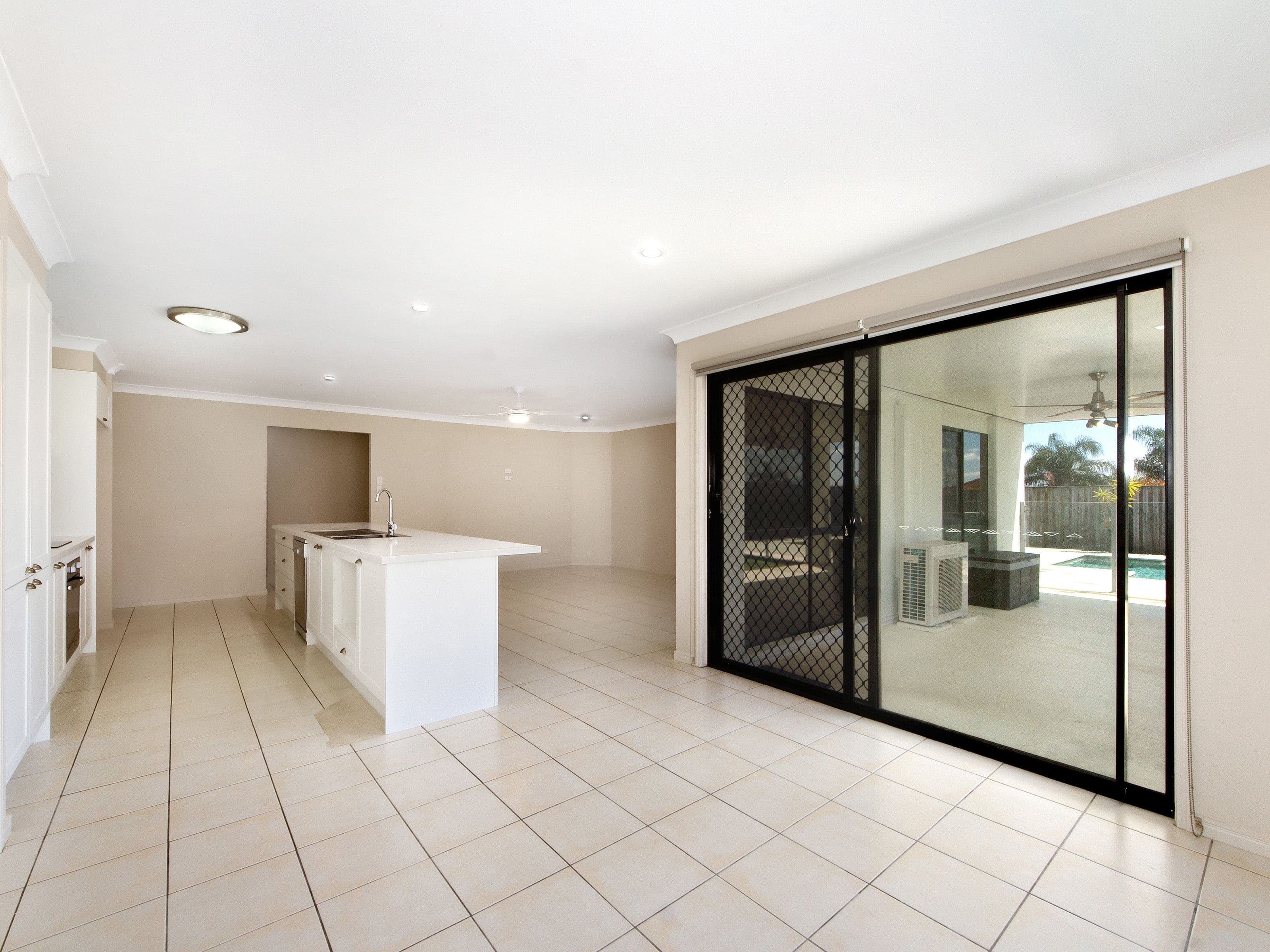13 Broxbourne Place, Oxenford QLD 4210, Oxenford - Thumbnail 5