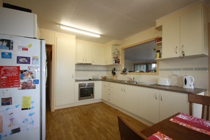 33 Landy Street, MUNDUBBERA QLD 4626, Mundubbera - Thumbnail 5