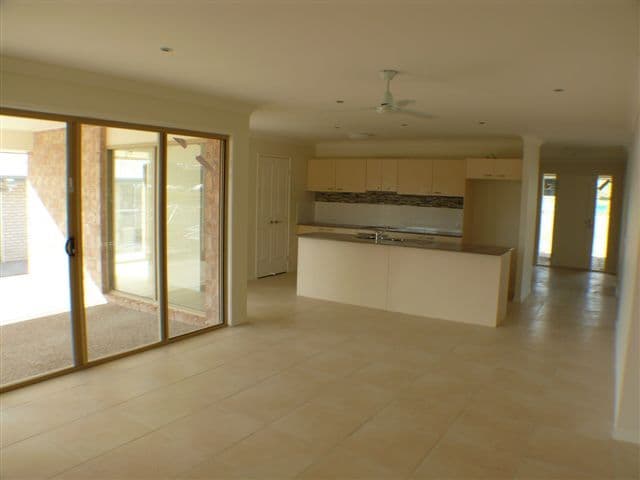 5210/2 Como Cres, SOUTHPORT, QLD, 4215, Southport - Thumbnail 2