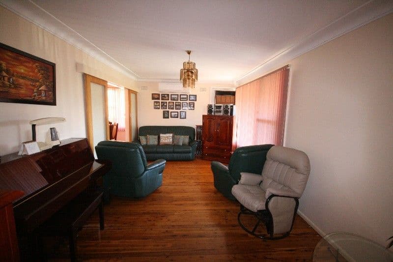 54 Denman Road, GEORGES HALL NSW 2198, Georges Hall - Thumbnail 5