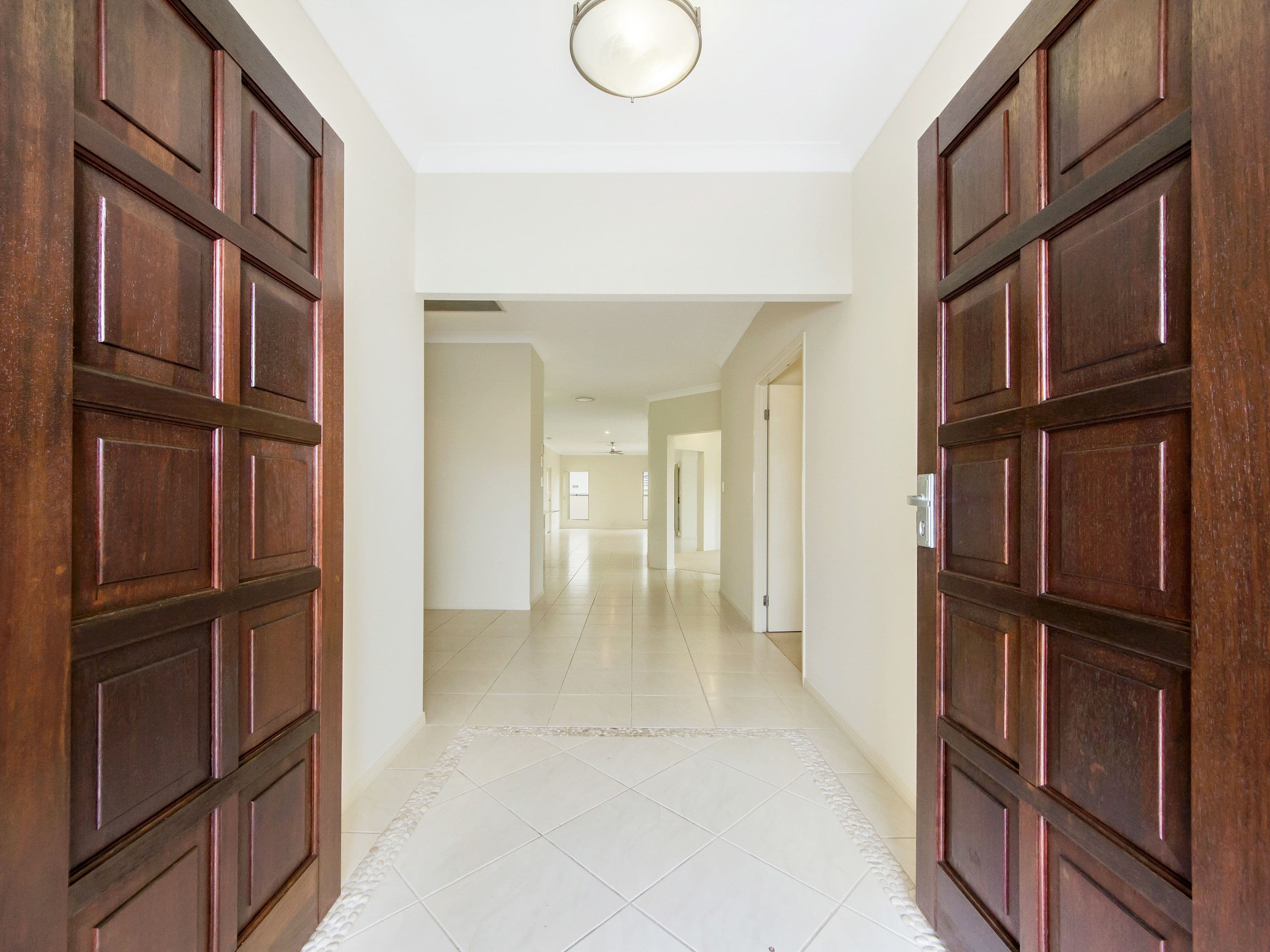 1 Casuarina Drive, Molendinar QLD 4214, Molendinar - Thumbnail 2