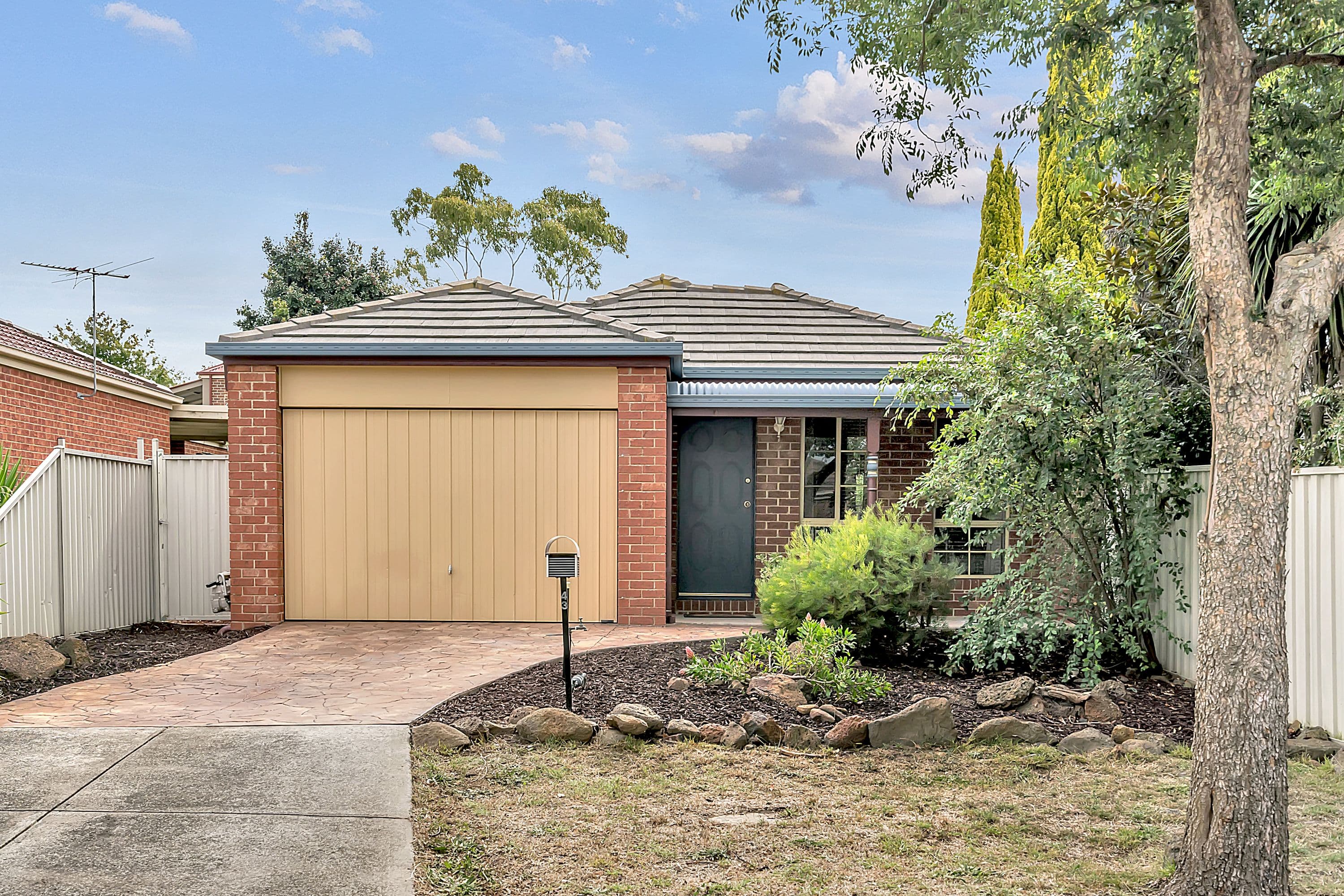 43 Woodlea Crescent, Craigieburn VIC 3064, Craigieburn - Thumbnail 3
