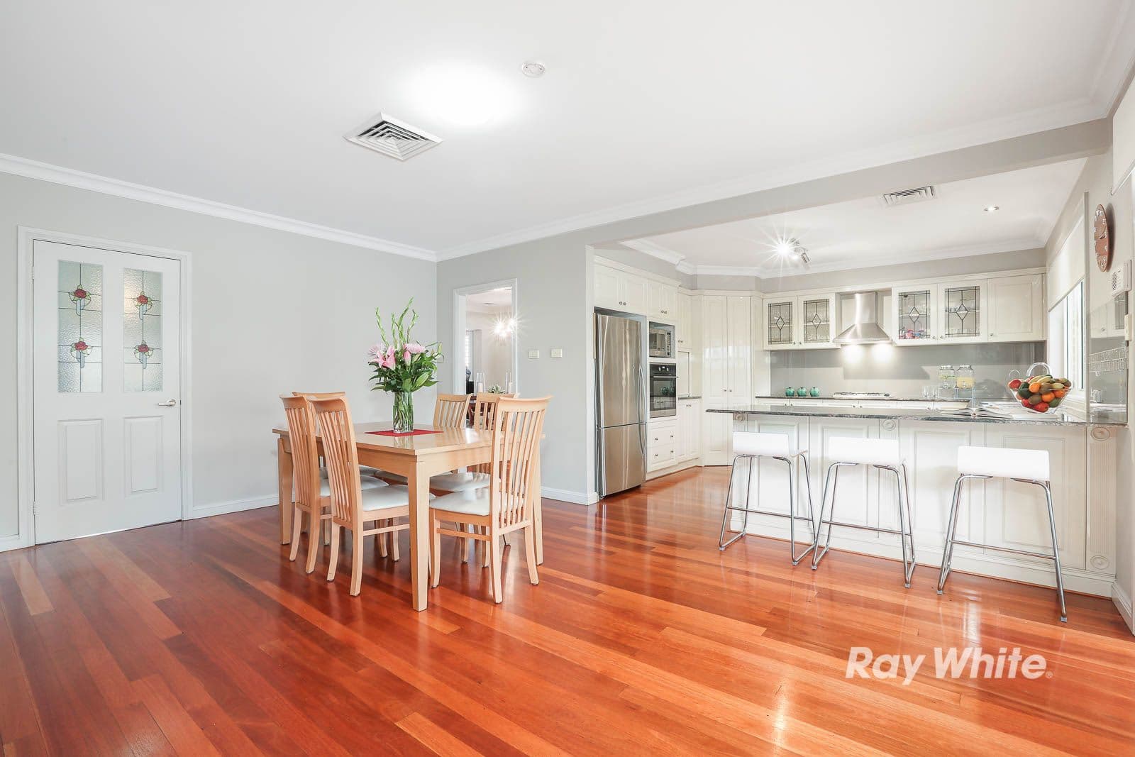 27 Beaumaris Avenue, Castle Hill - Thumbnail 4