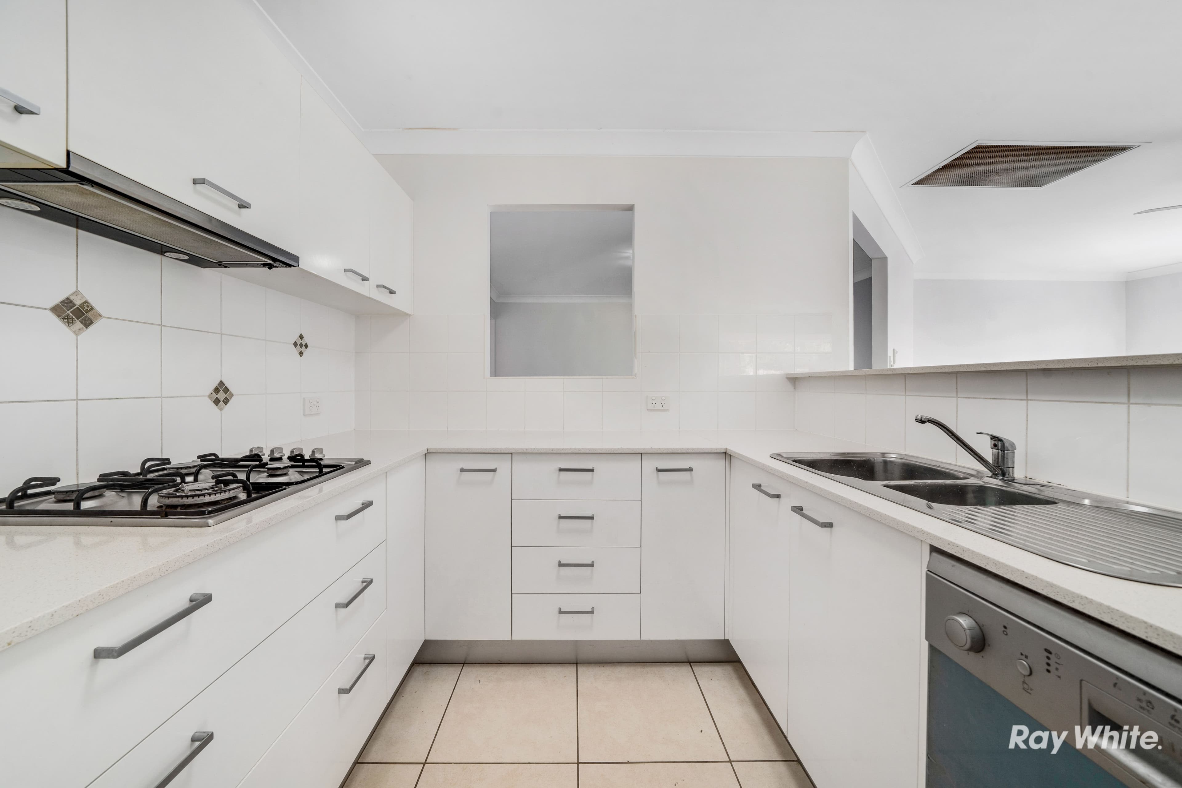 10 Carnarvon Crescent, Waterford QLD 4133, Waterford - Thumbnail 6