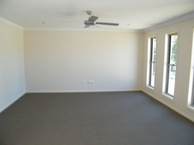 89 Sommerfeld Crescent, CHINCHILLA QLD 4413, Chinchilla - Thumbnail 4