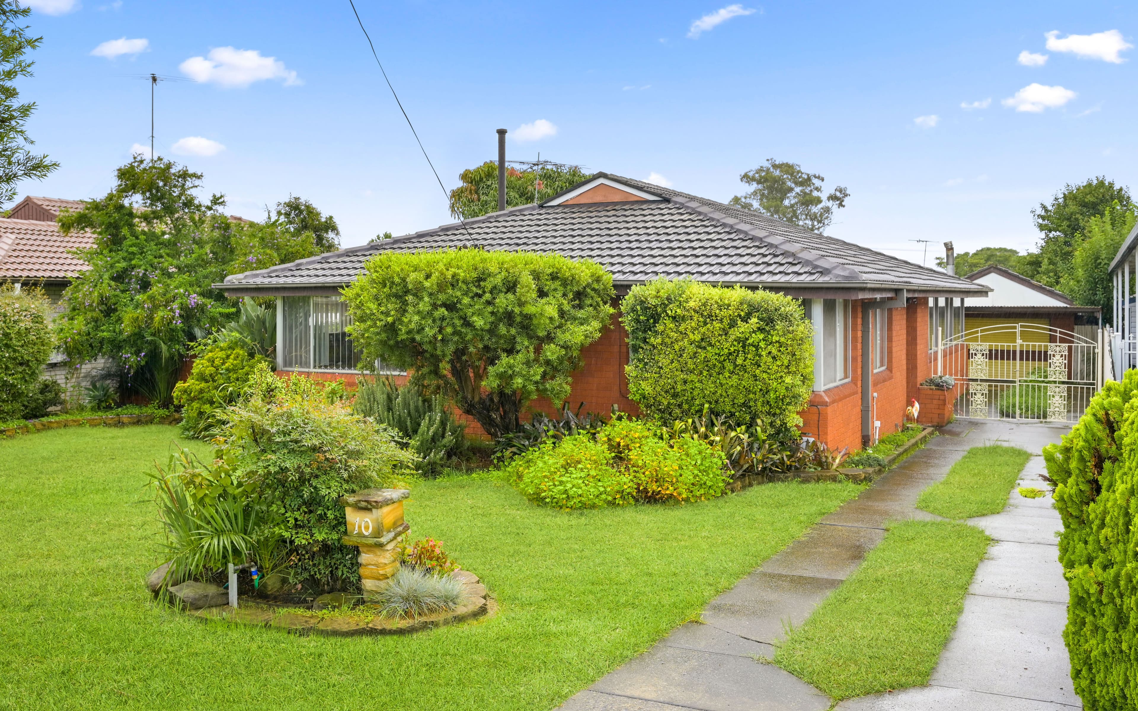 10 Alice Street, Macquarie Fields NSW 2564, Macquarie Fields - Thumbnail 2