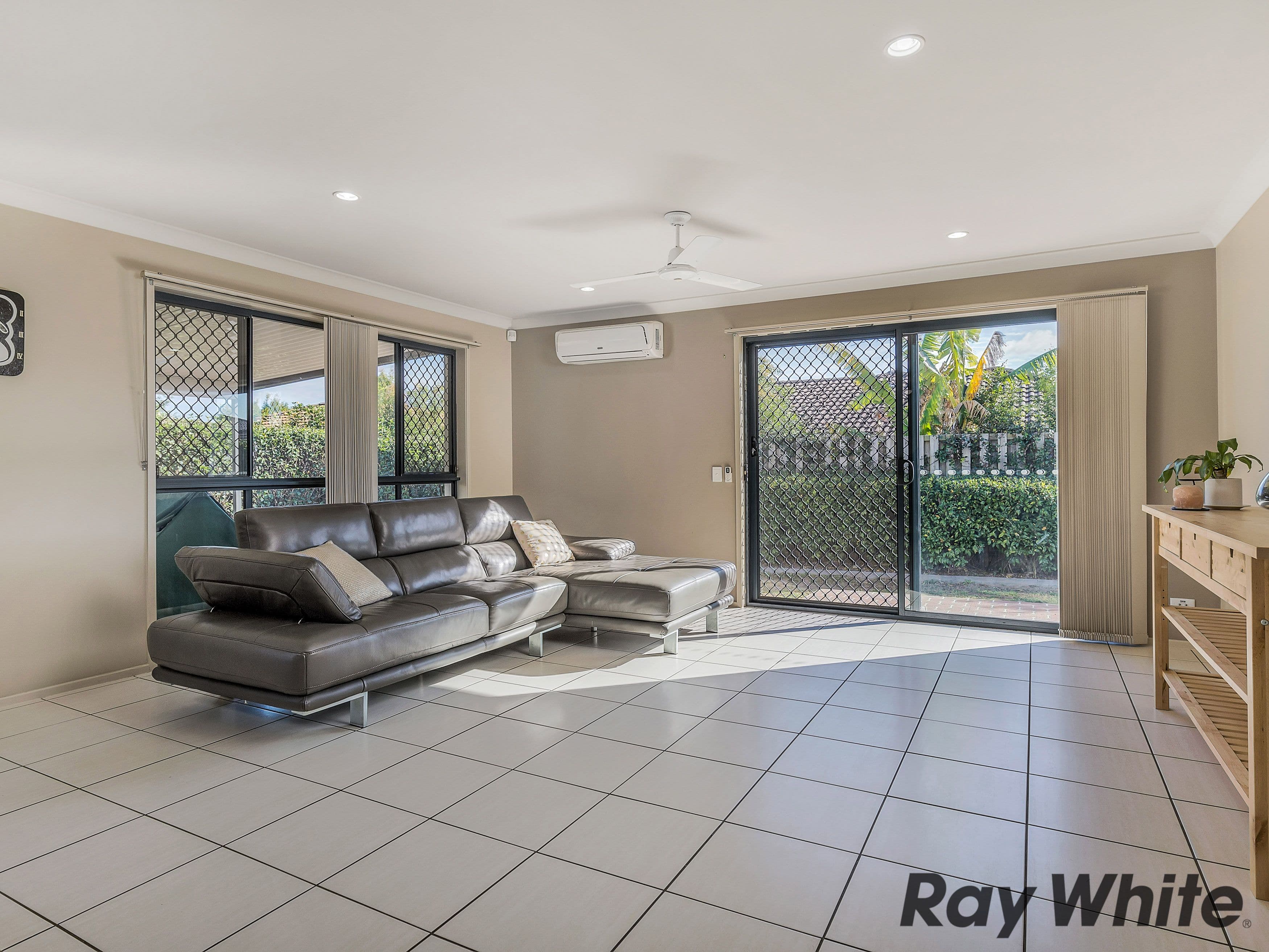 9 Goongarrie Crescent, Parkinson QLD 4115, Parkinson - Thumbnail 2
