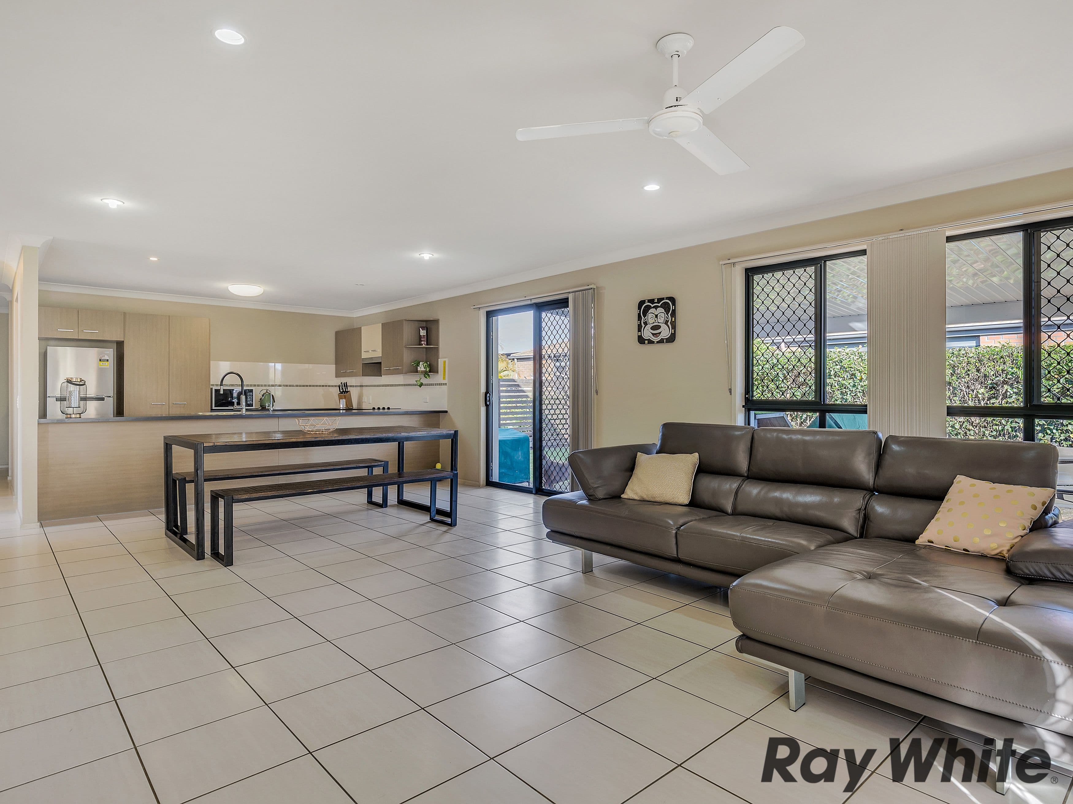 9 Goongarrie Crescent, Parkinson QLD 4115, Parkinson - Thumbnail 4