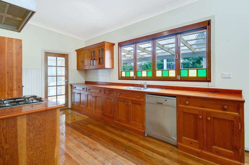 23 Beattie Avenue, BULLI NSW 2516, Bulli - Thumbnail 2