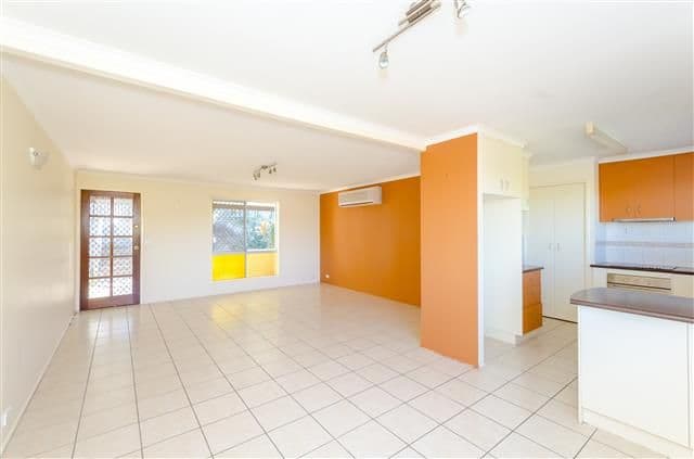 17 Hunter Street, WEST GLADSTONE QLD 4680, West Gladstone - Thumbnail 3