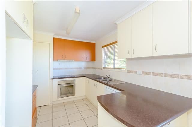 17 Hunter Street, WEST GLADSTONE QLD 4680, West Gladstone - Thumbnail 4