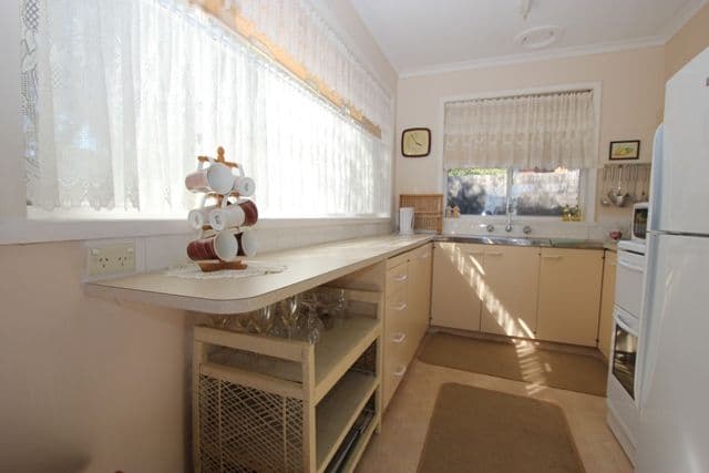 89 Chapel Street, Cowes VIC 3922, Cowes - Thumbnail 4