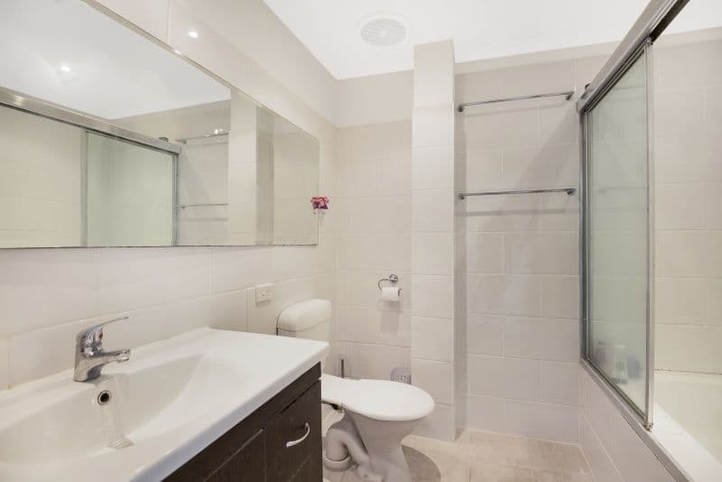 5-15 Galeen Drive, Burleigh Waters QLD 4220, Burleigh Waters - Thumbnail 4