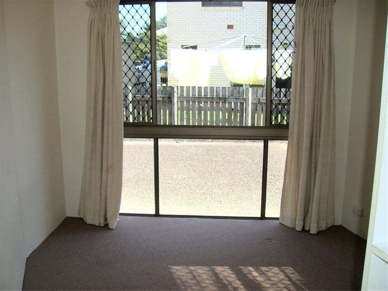 130  Cypress Street, URANGAN QLD 4655, Urangan - Thumbnail 7