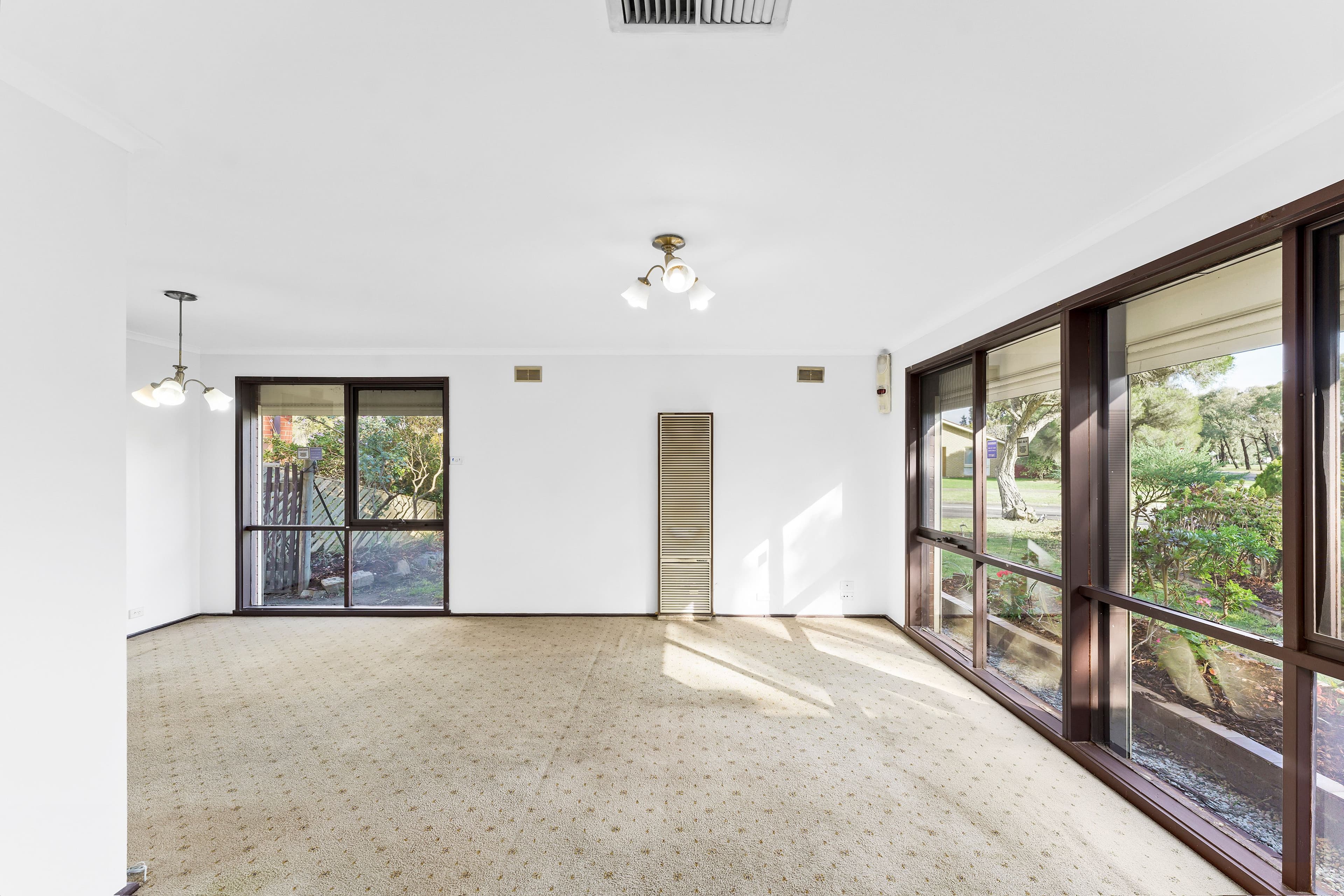 1 Gleneagles Drive, Sunbury VIC 3429, Sunbury - Thumbnail 3