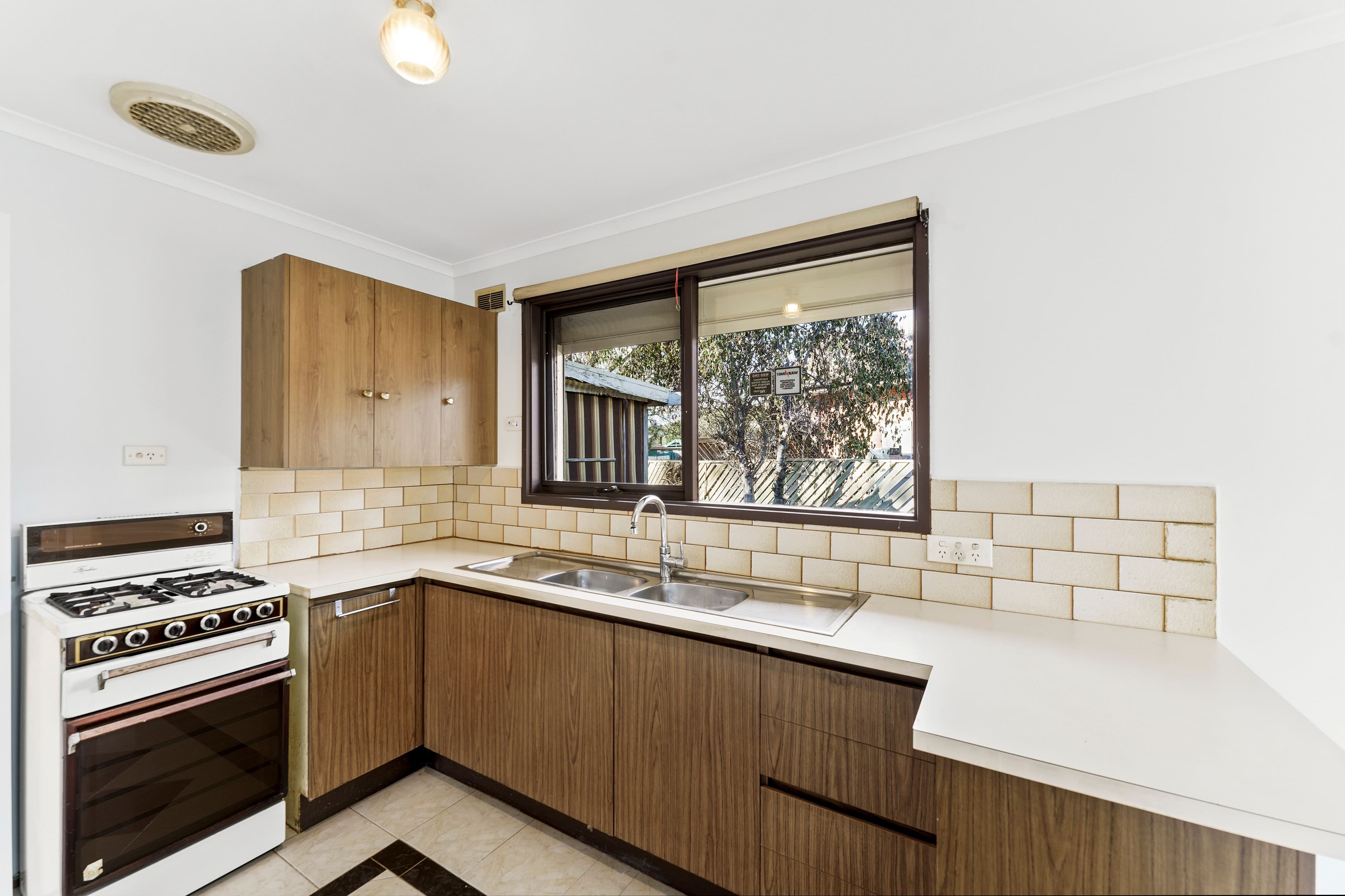 1 Gleneagles Drive, Sunbury VIC 3429, Sunbury - Thumbnail 4