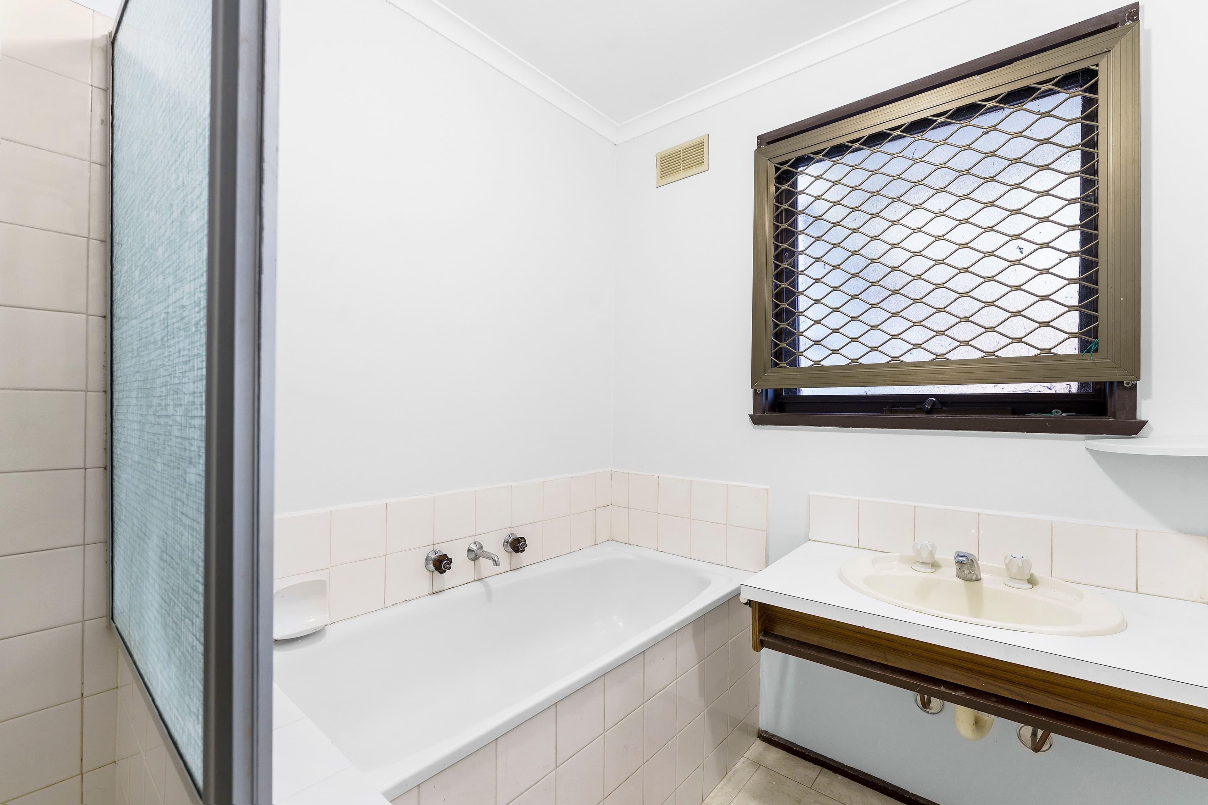 1 Gleneagles Drive, Sunbury VIC 3429, Sunbury - Thumbnail 7