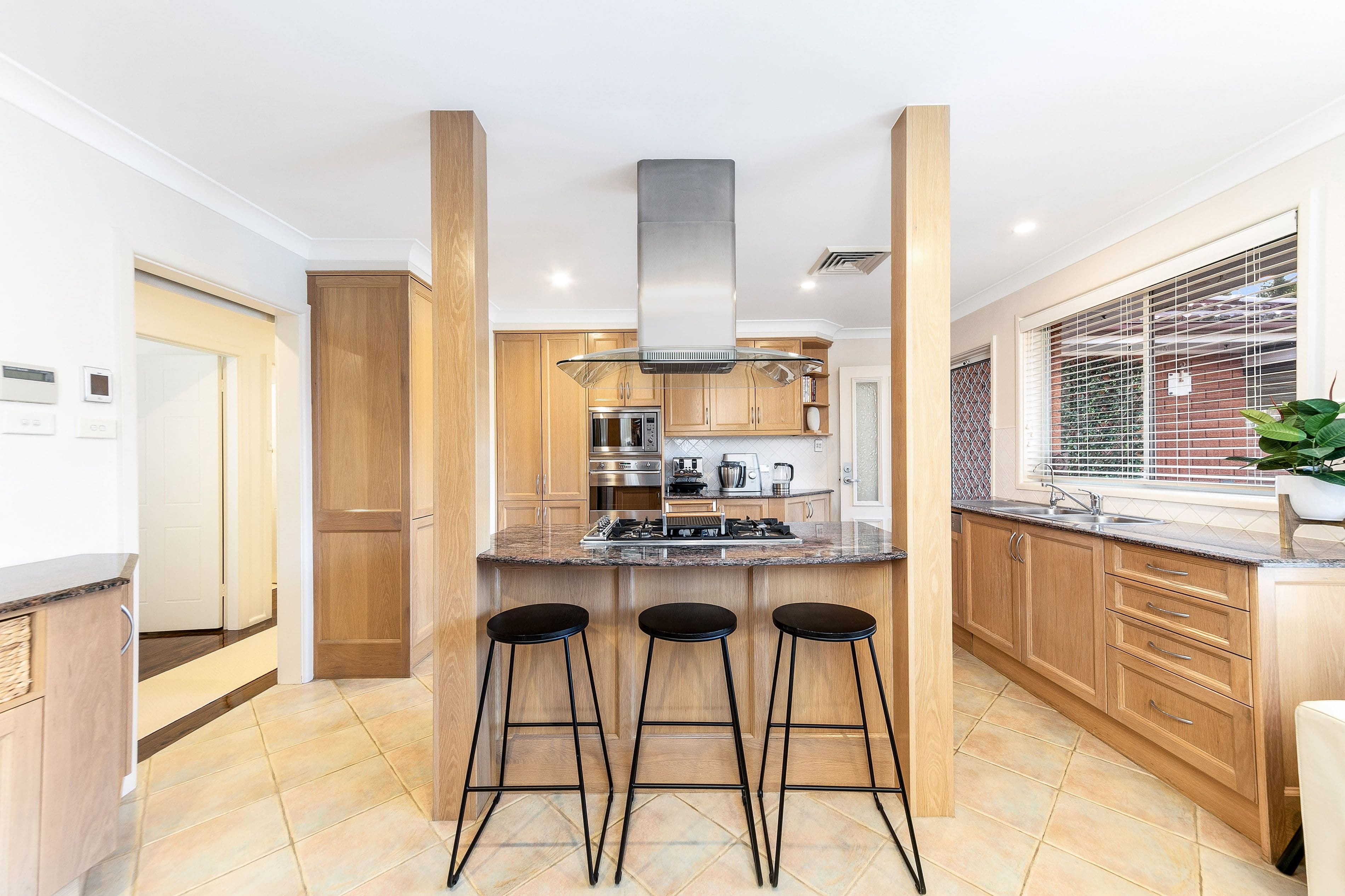 23 Lucinda Avenue, Georges Hall NSW 2198, Georges Hall - Thumbnail 3