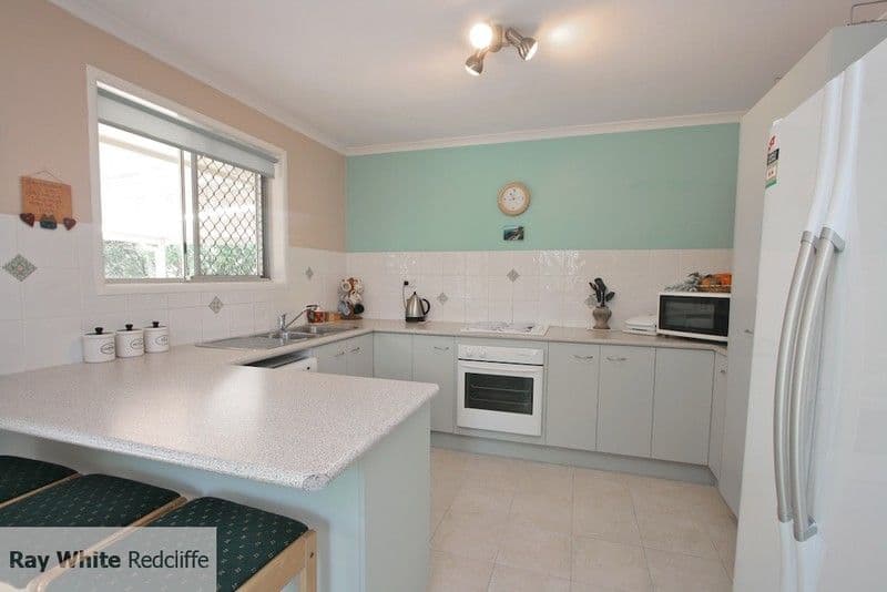38 Aloomba Court, REDCLIFFE QLD 4020, Redcliffe - Thumbnail 4