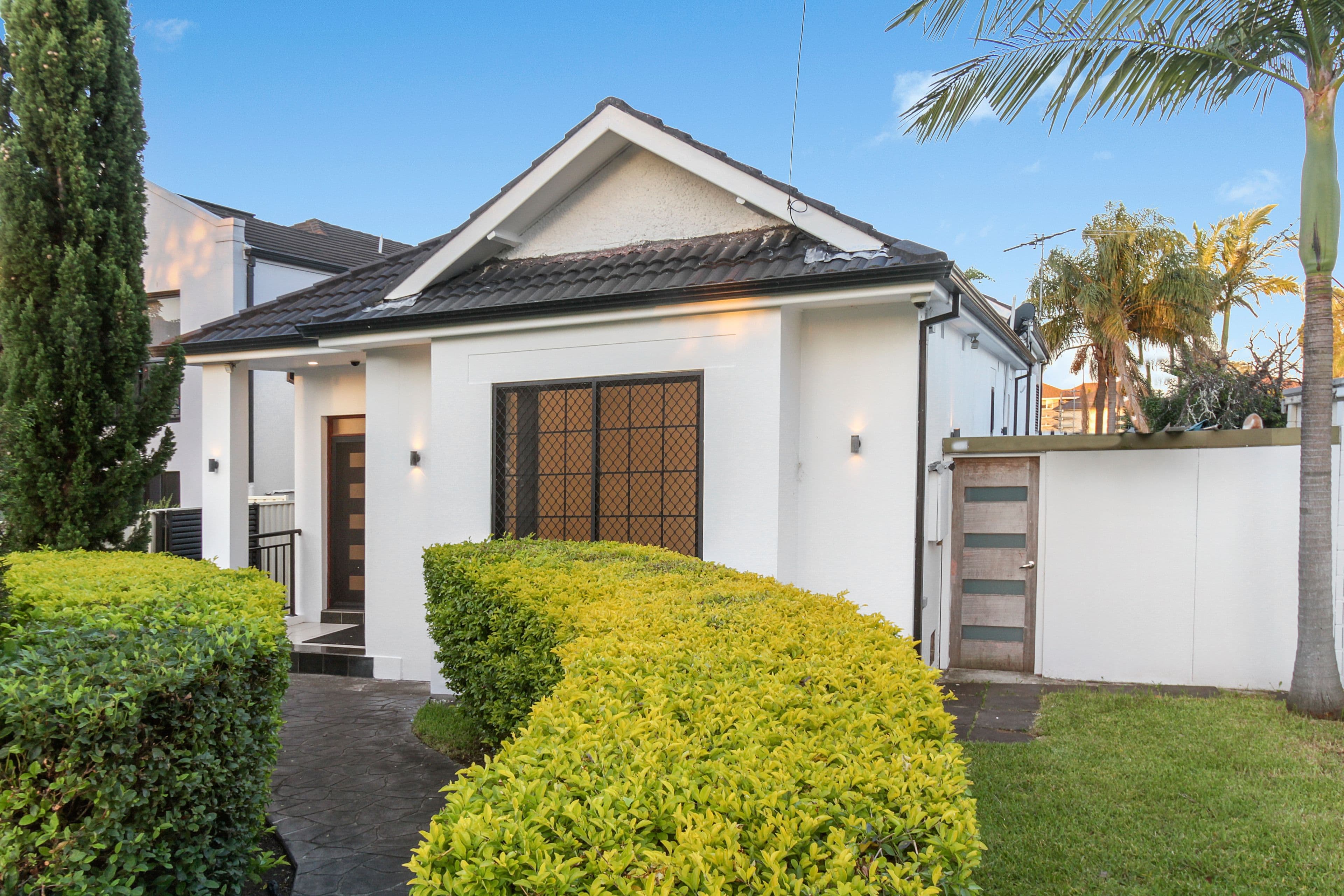 14 Hillview Street, Roselands NSW 2196, Roselands - Thumbnail 2