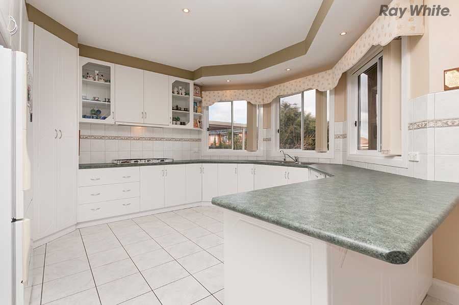 30 Tormorvey Avenue, HILLSIDE VIC 3037, Hillside - Thumbnail 2