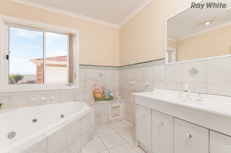 30 Tormorvey Avenue, HILLSIDE VIC 3037, Hillside - Thumbnail 6