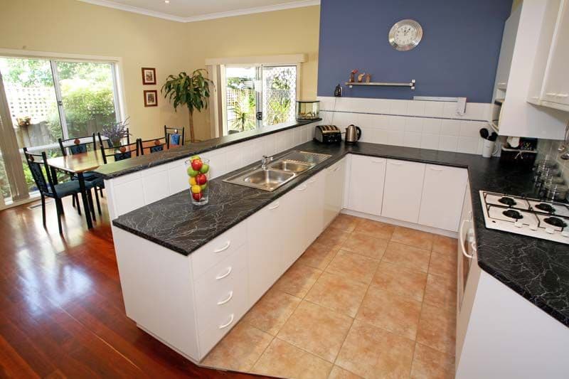 11 Coolac Street, CHADSTONE VIC 3148, Chadstone - Thumbnail 2