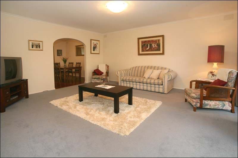 45 Mannering Drive, GLEN WAVERLEY VIC 3150, Glen Waverley - Thumbnail 2