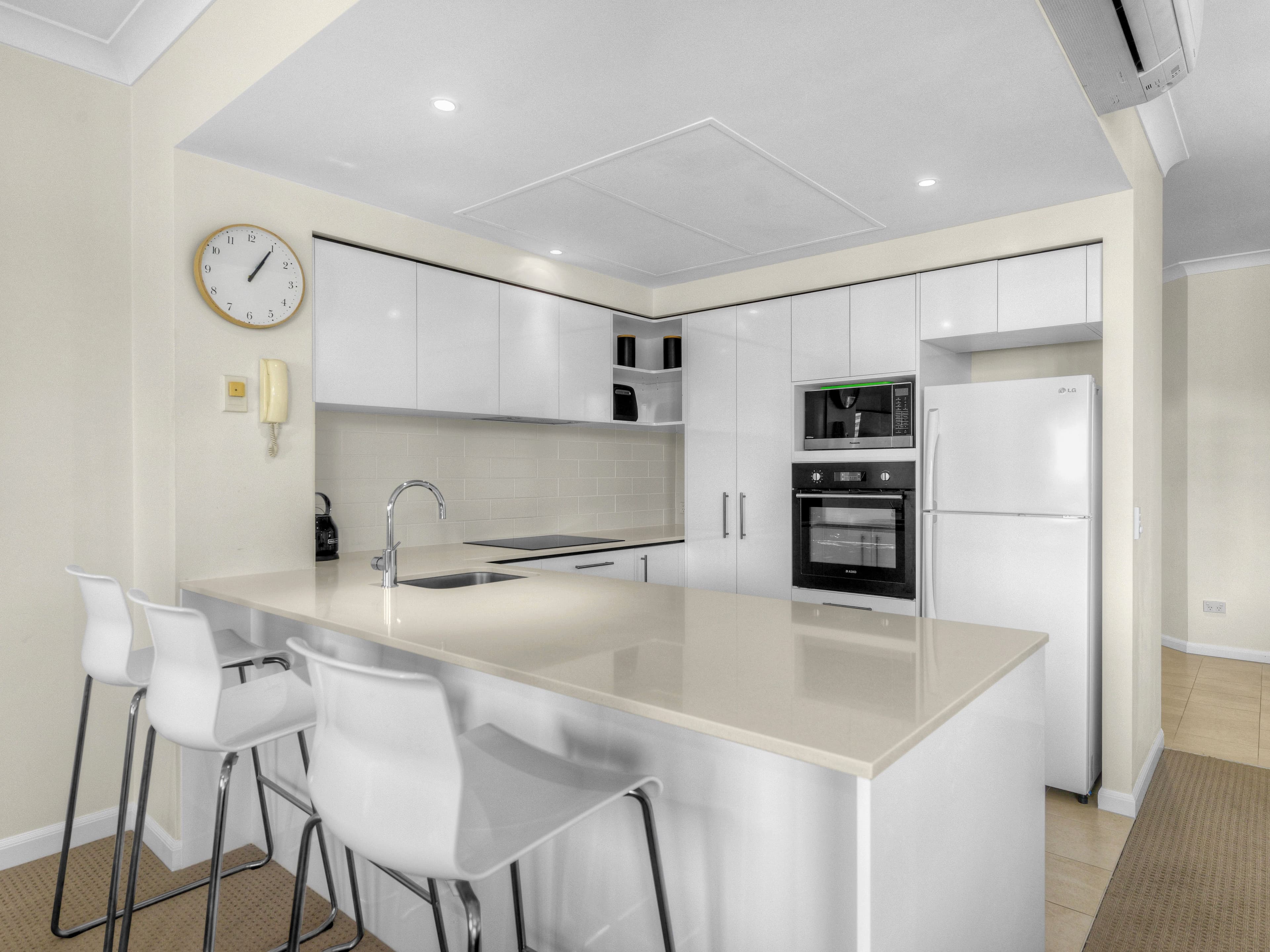 48 Rotherham Street, Kangaroo Point QLD 4169, Kangaroo Point - Thumbnail 2