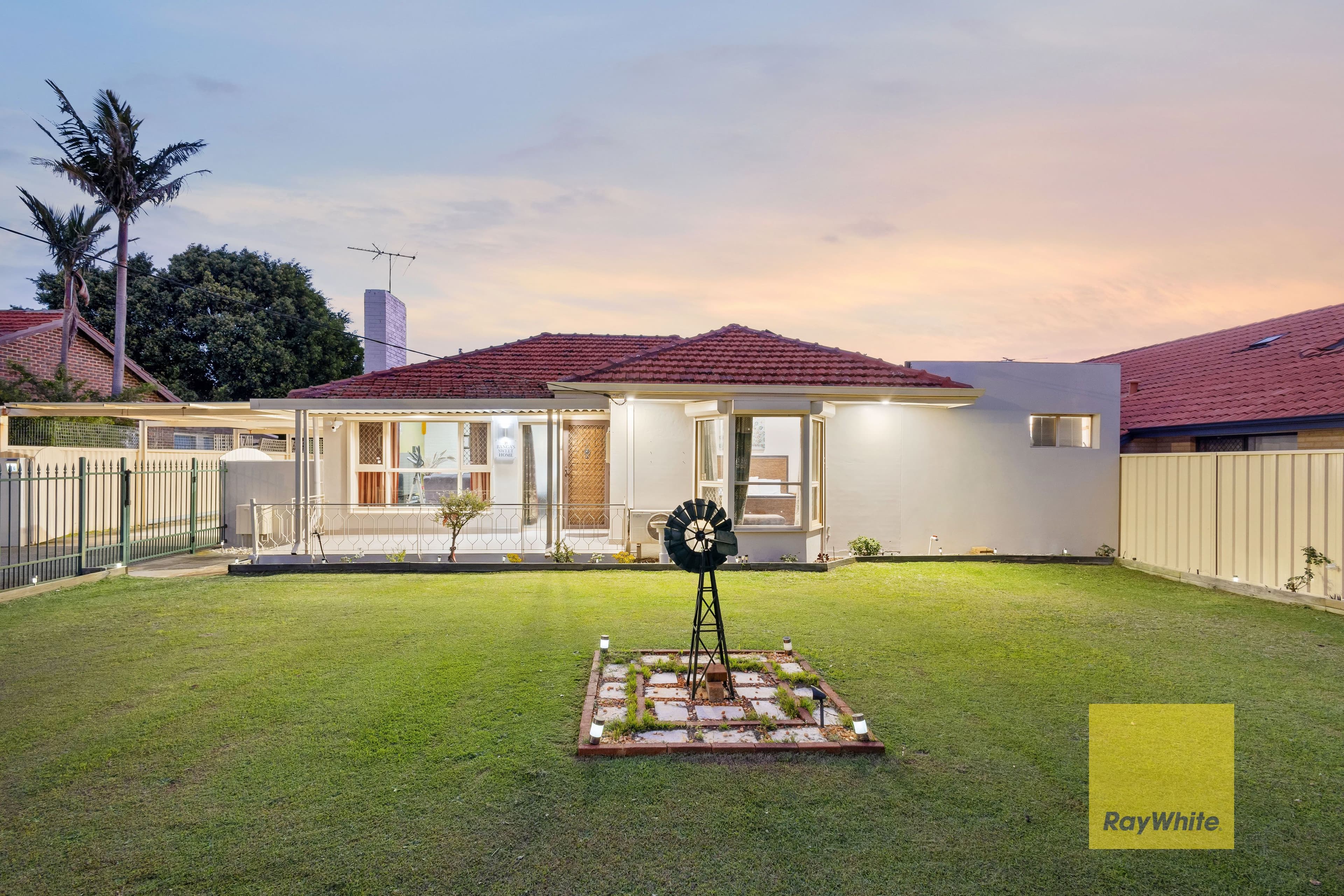 376 Fisher Street, Cloverdale WA 6105, Cloverdale - Thumbnail 2