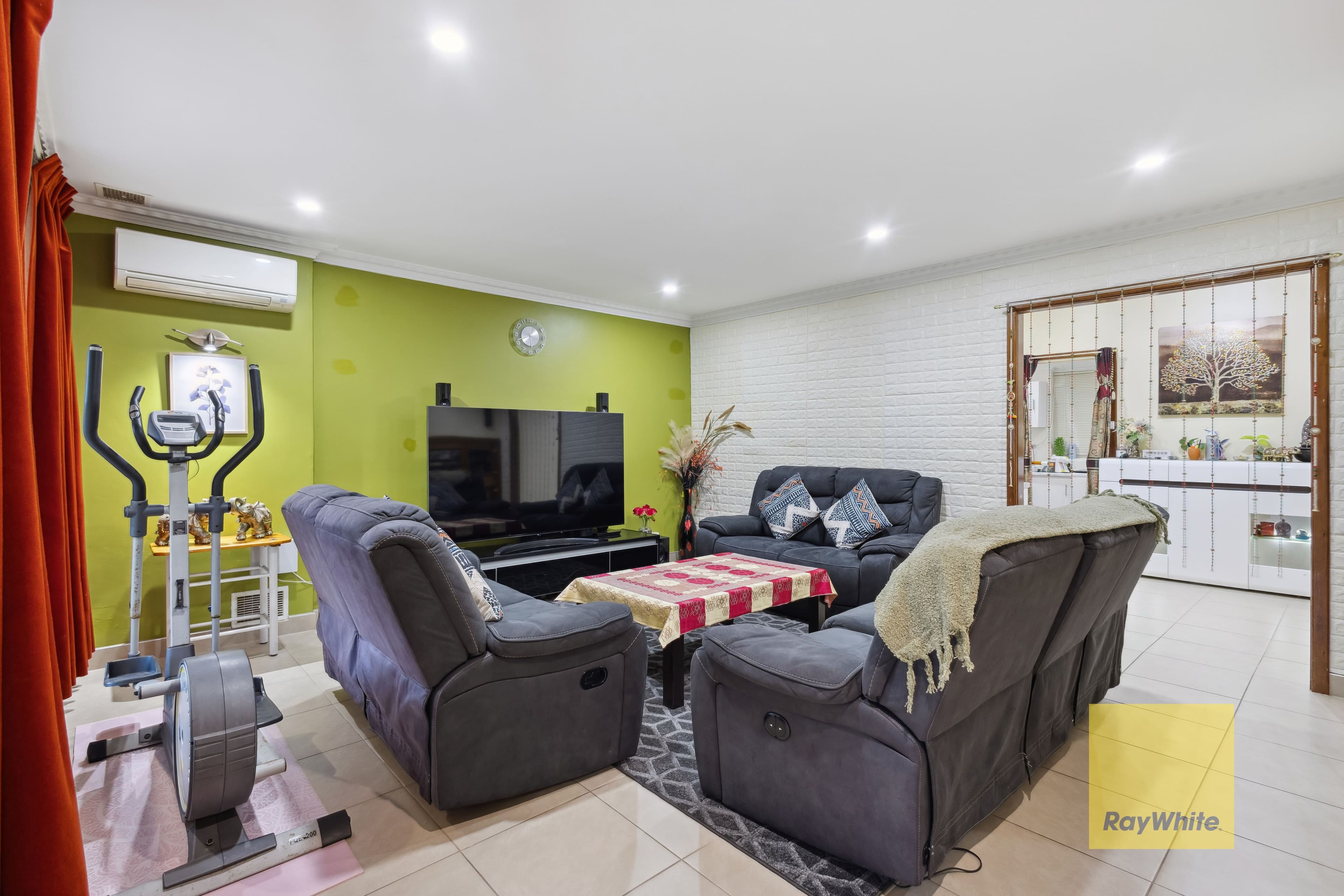 376 Fisher Street, Cloverdale WA 6105, Cloverdale - Thumbnail 4