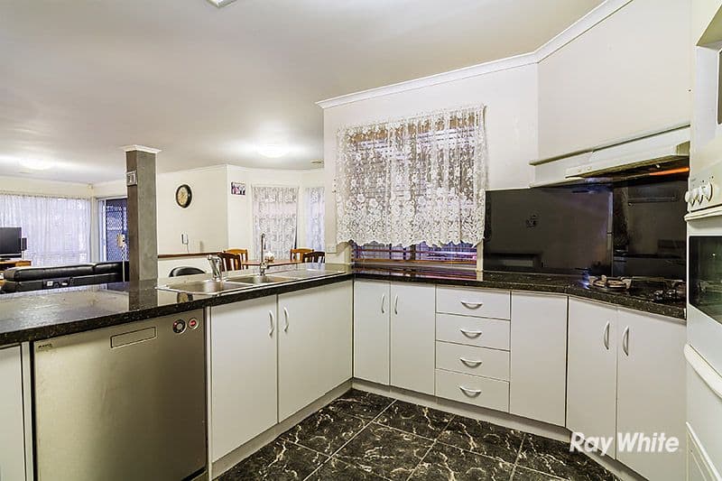24 Horsfield Street, Cranbourne North VIC 3977, Cranbourne North - Thumbnail 8