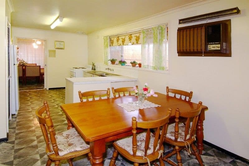 15 Moodie Street, GREENSBOROUGH VIC 3088, Greensborough - Thumbnail 2