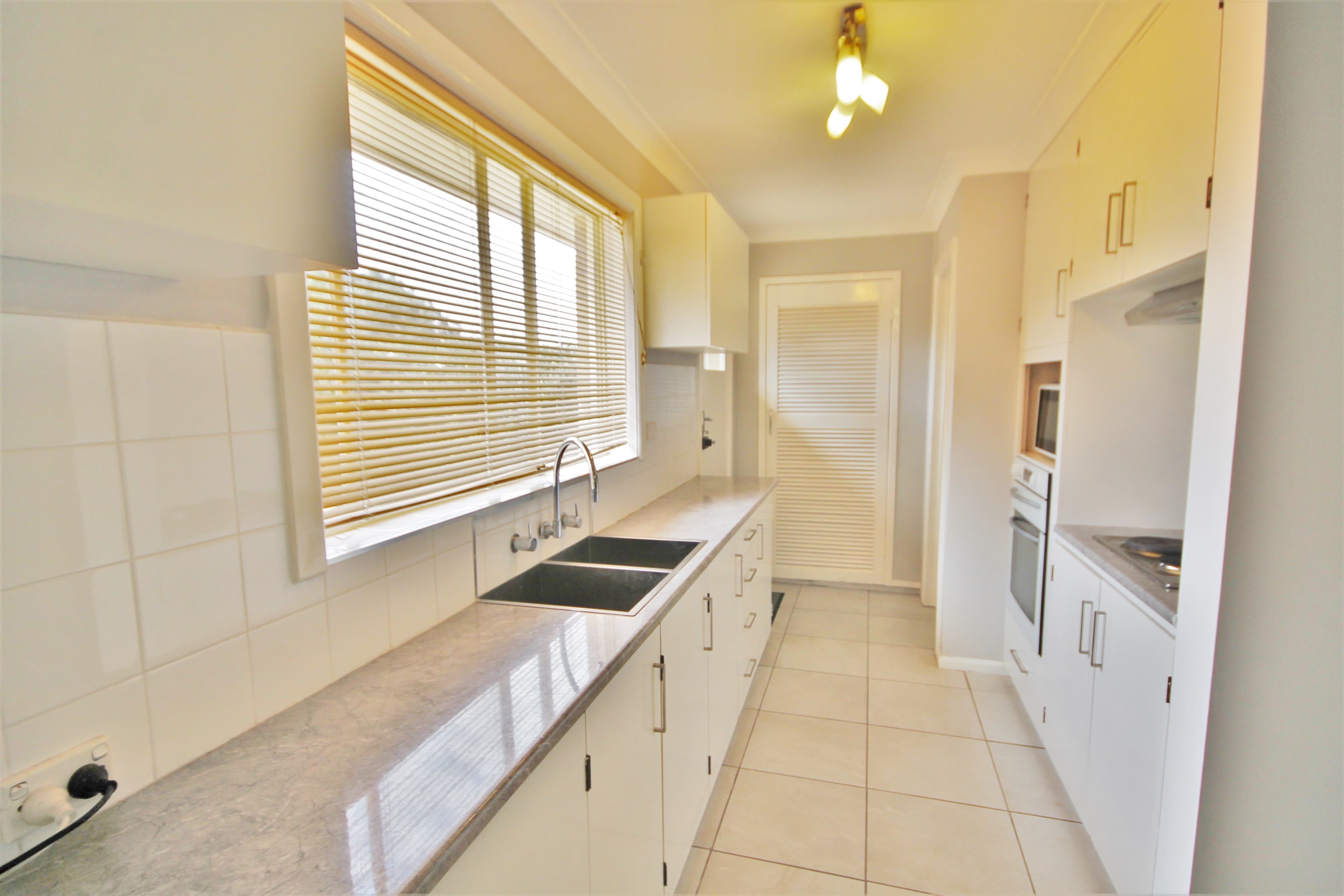3 Fontenoy Street, Young - Thumbnail 3