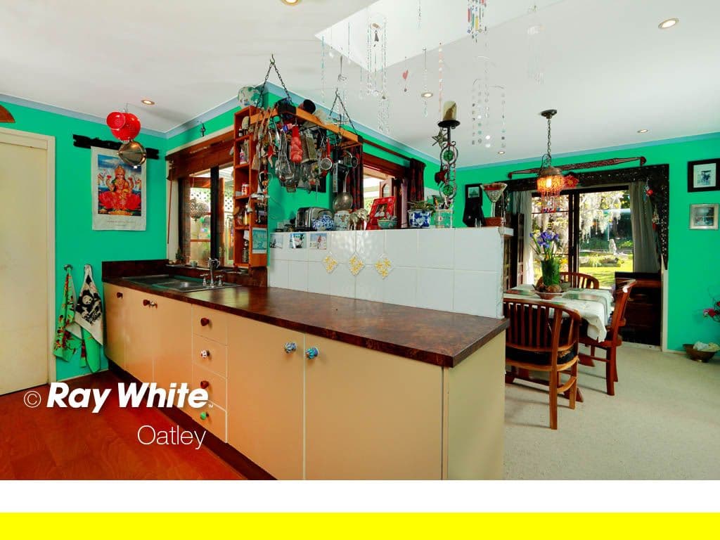 10 Wayne Avenue, LUGARNO NSW 2210, Lugarno - Thumbnail 3