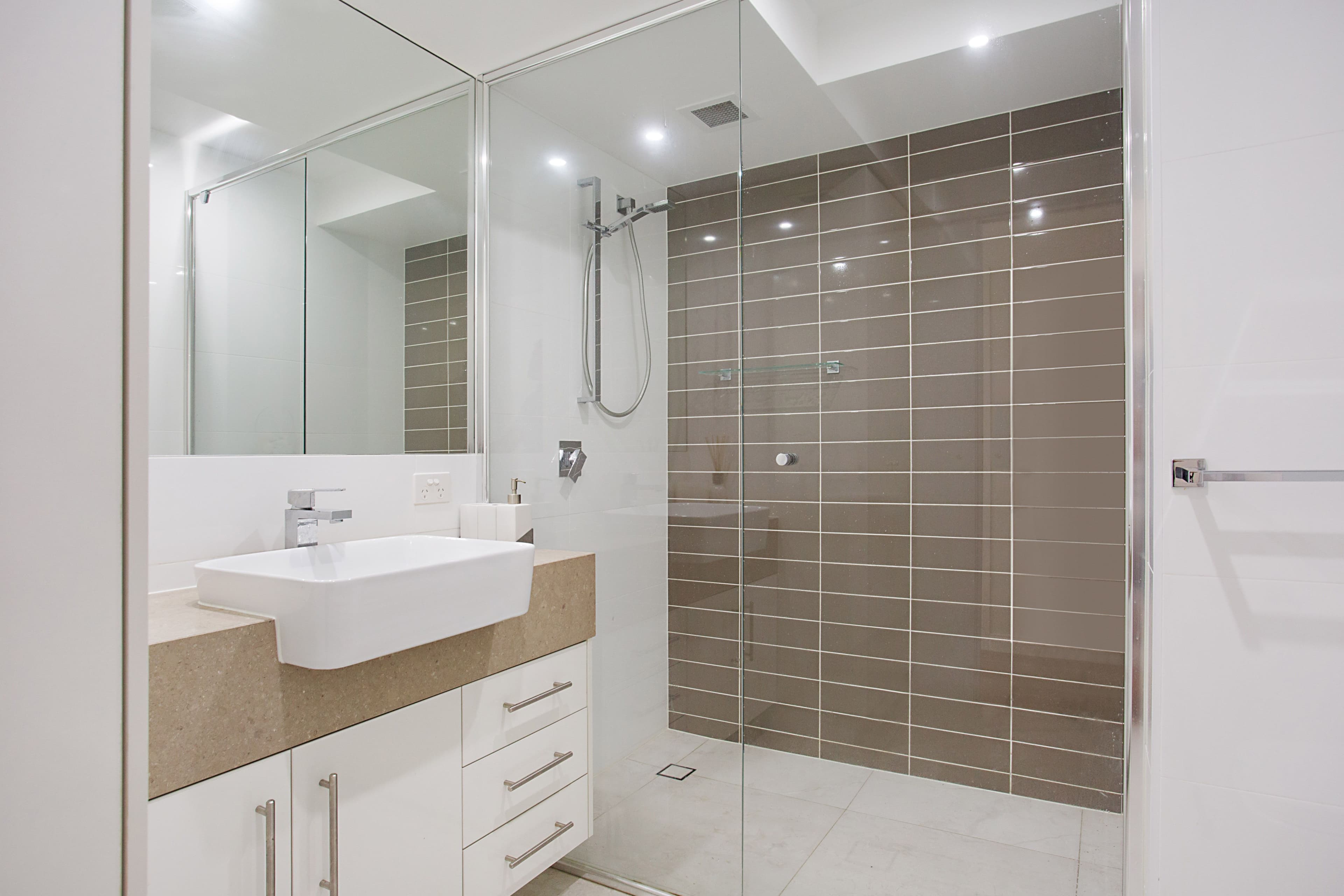 2 'Viscount Towers' 1 First Avenue, Surfers Paradise QLD 4217, Surfers Paradise - Thumbnail 7