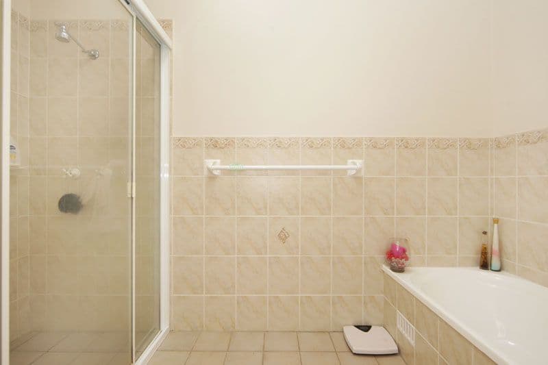 2-4 Oxford Drive, LAKE HAVEN NSW 2263, Lake Haven - Thumbnail 5