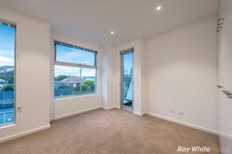 33 Spring Street, Preston VIC 3072, Preston - Thumbnail 4