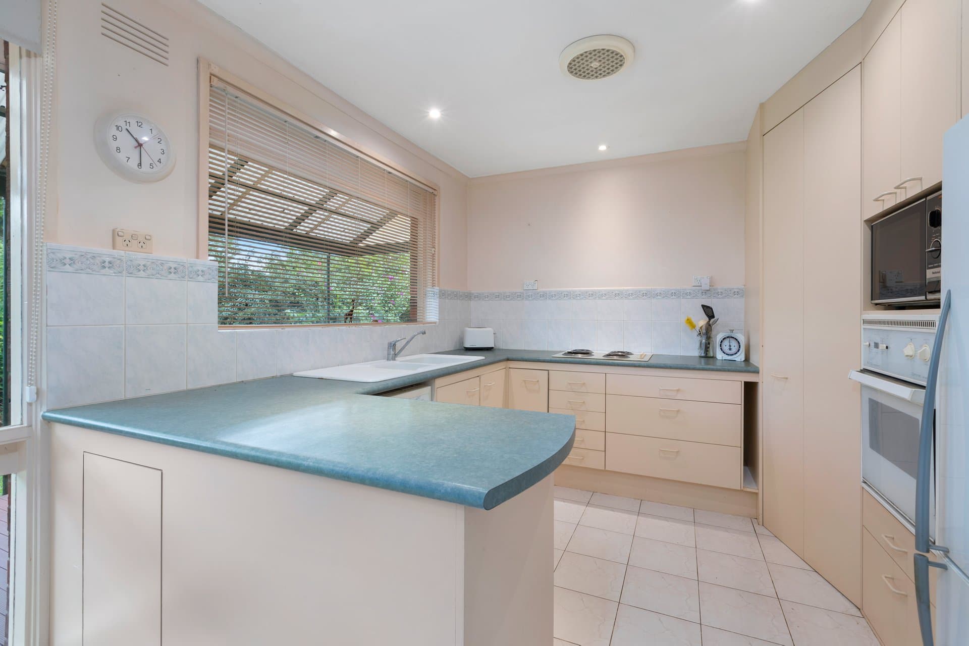 2A Guernsey Avenue, Hampton East - Thumbnail 3