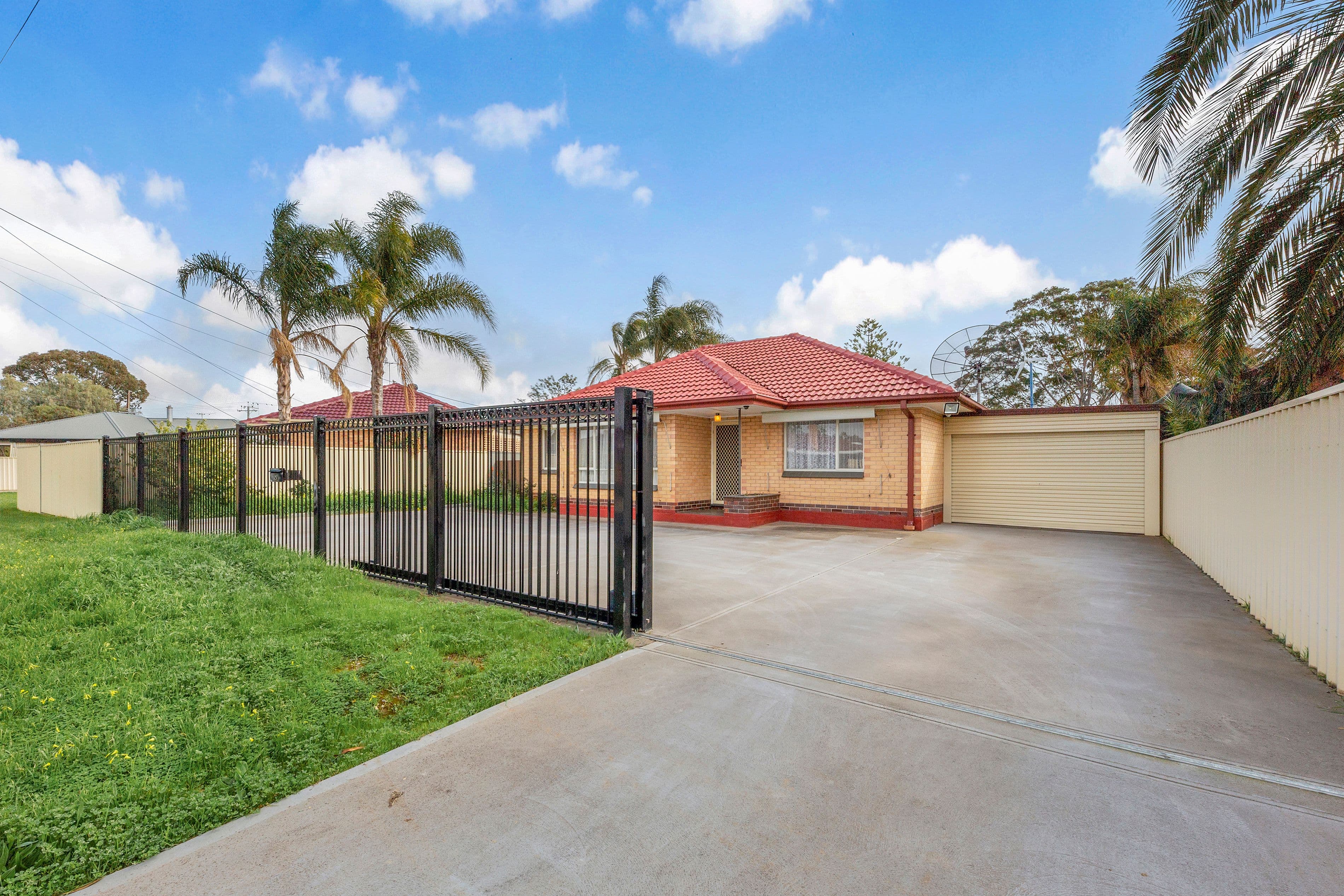 27 Jocelyn Terrace, Parafield Gardens SA 5107, Parafield Gardens - Image 1