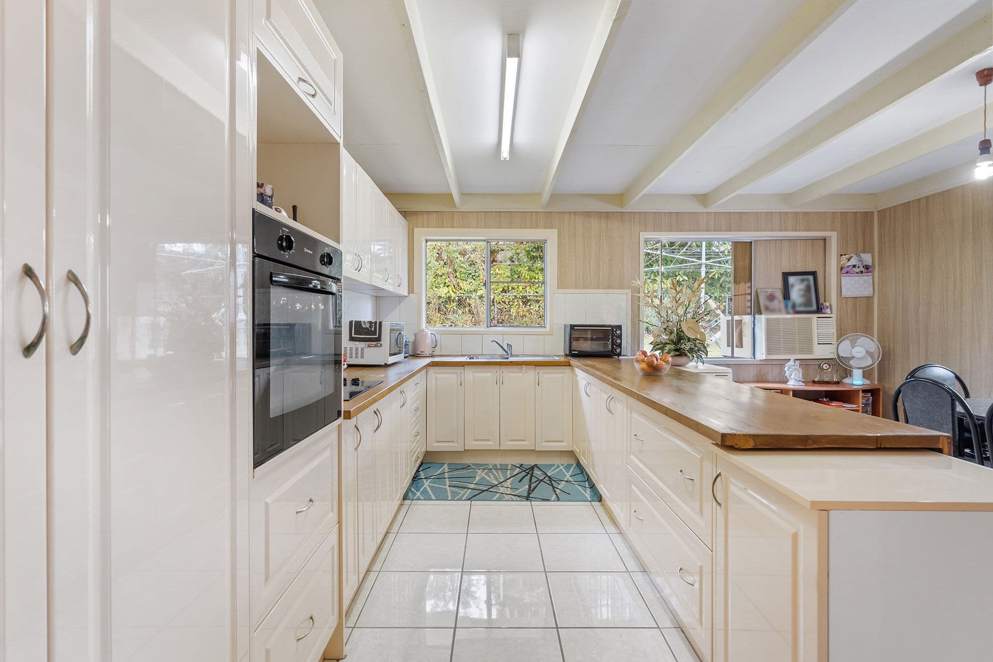 10 Ewinga Street, Kingston QLD 4114, Kingston - Thumbnail 2