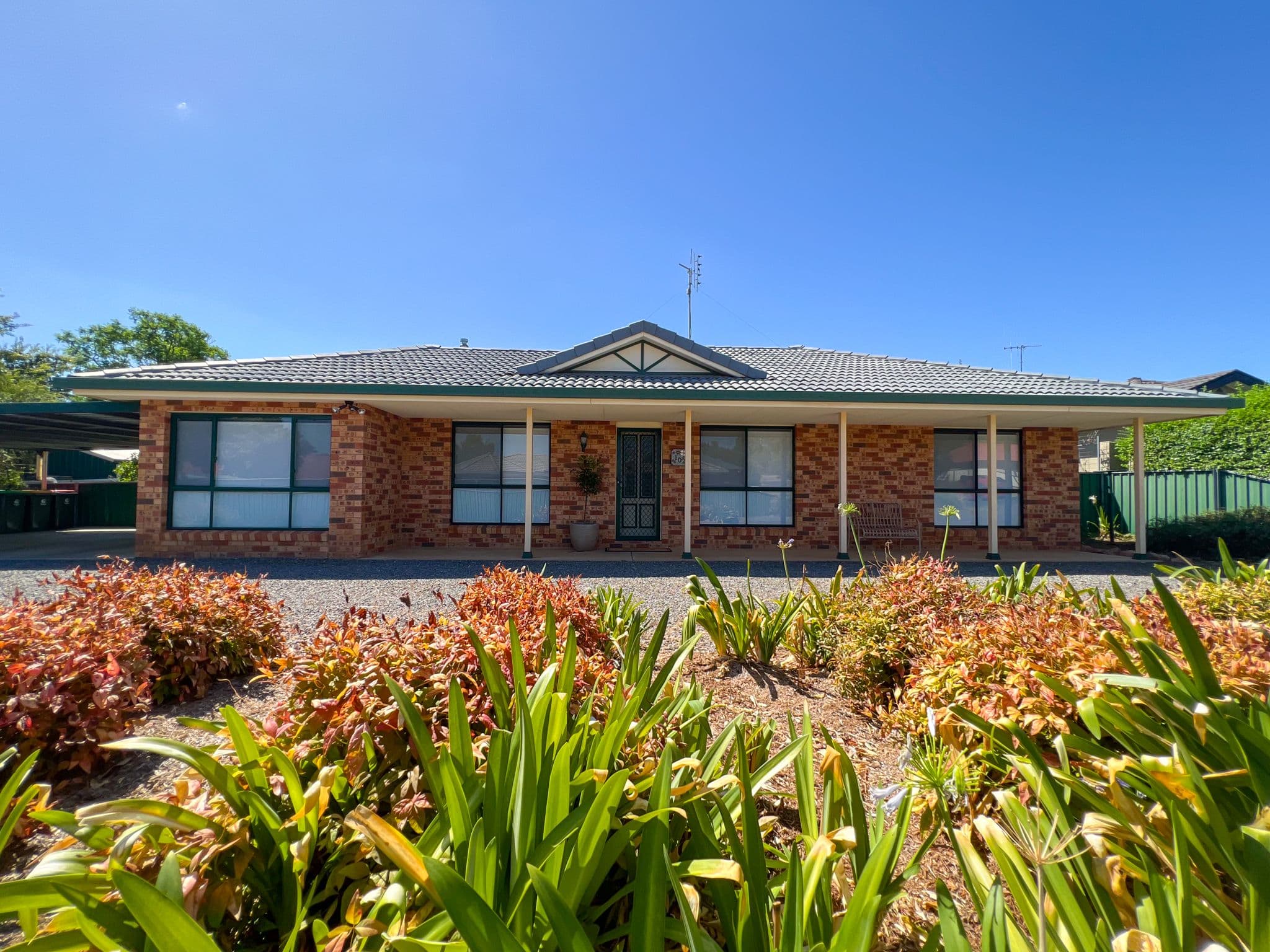 10 Hazelbank Avenue, Parkes NSW 2870, Parkes - Thumbnail 2