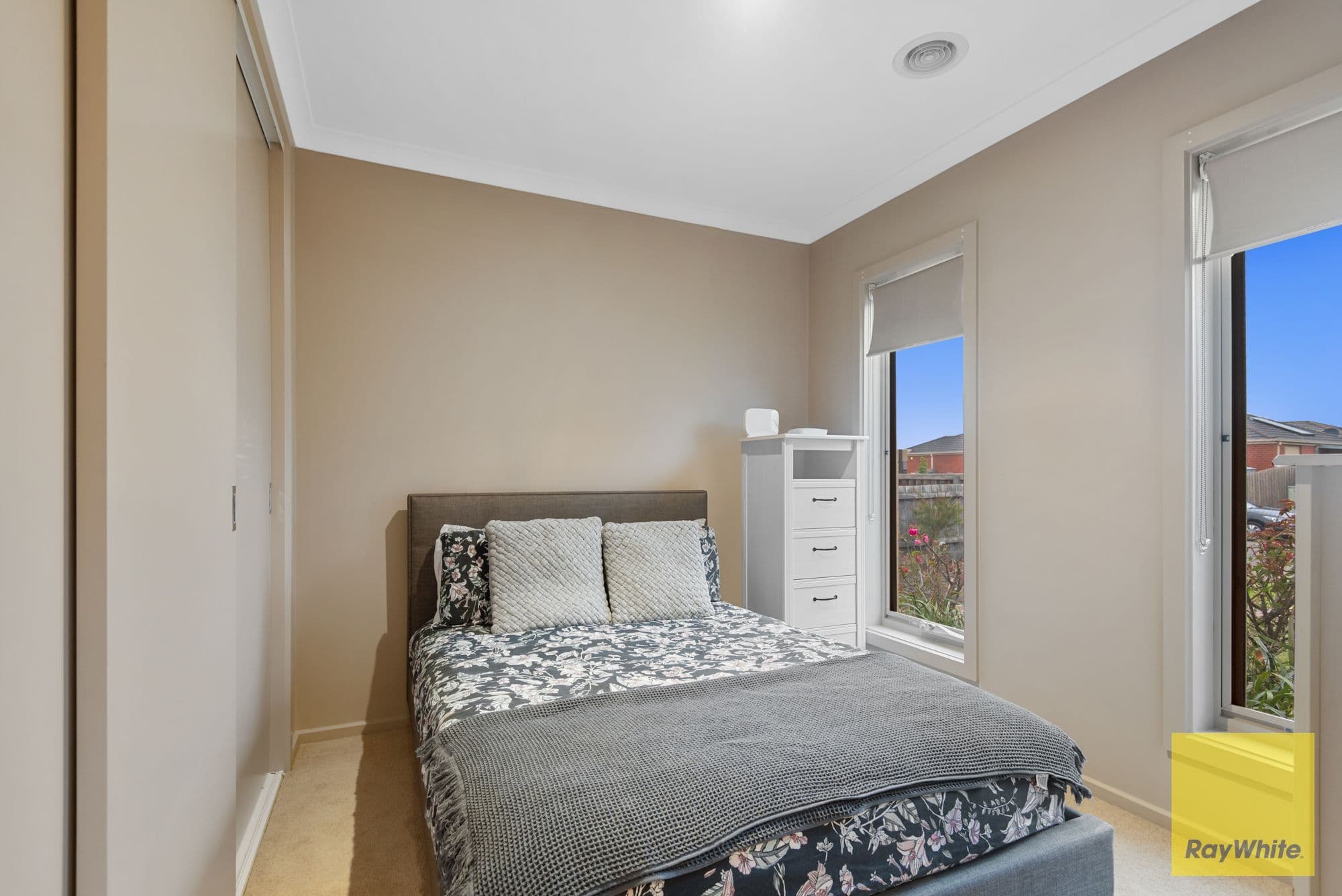 4 Bridlepath Drive, Truganina VIC 3029, Truganina - Thumbnail 5