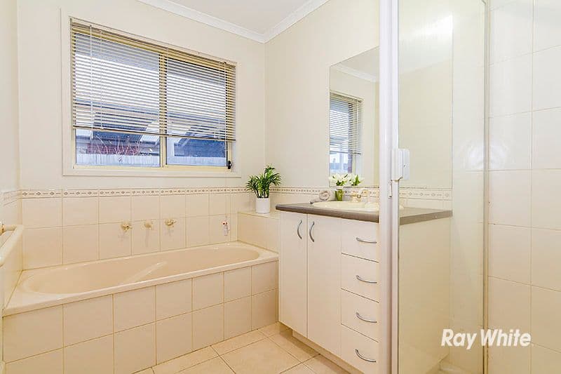 7 Taplan Crescent, Cranbourne West VIC 3977, Cranbourne West - Thumbnail 6