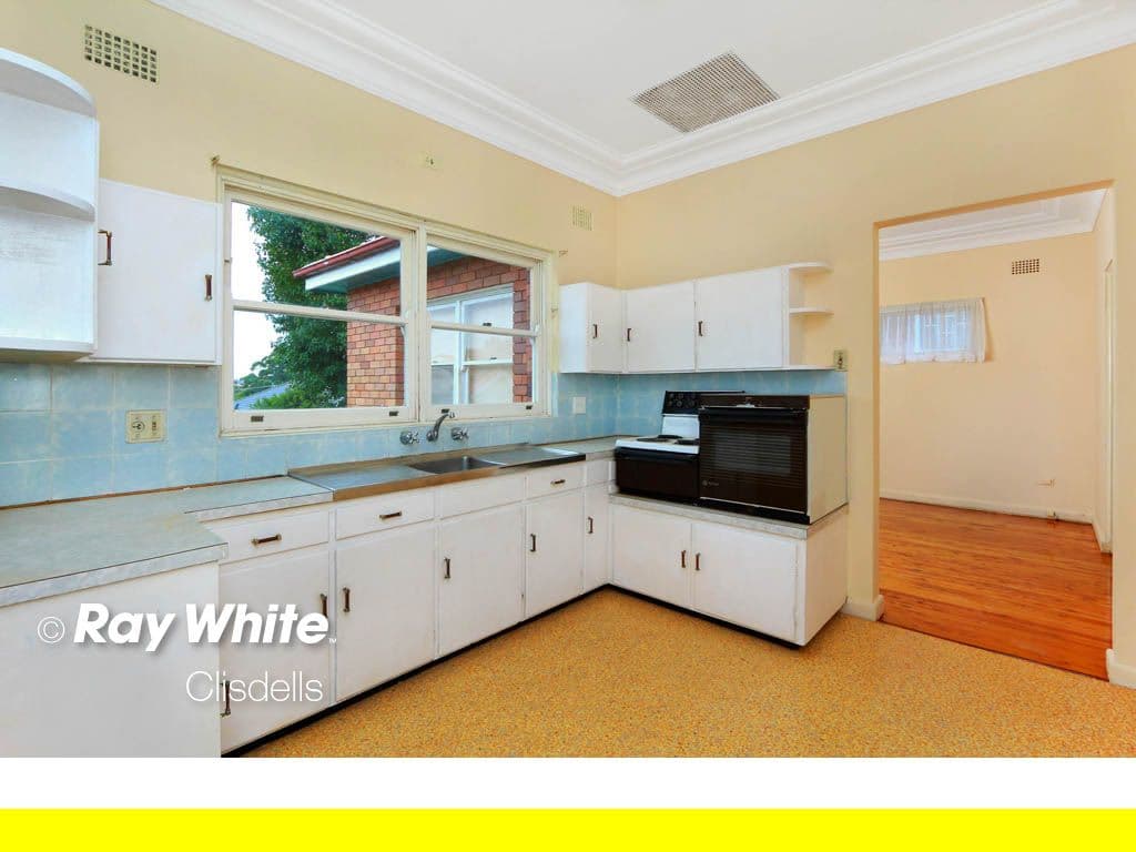 14 Beaconsfield Avenue, KINGSGROVE NSW 2208, Kingsgrove - Thumbnail 2